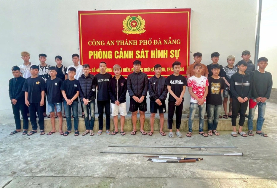 Hẹn nhau hỗn chiến l&uacute;c rạng s&aacute;ng, 1 người ở Đ&agrave; Nẵng bị đ&acirc;m xuy&ecirc;n ngực- Ảnh 1.