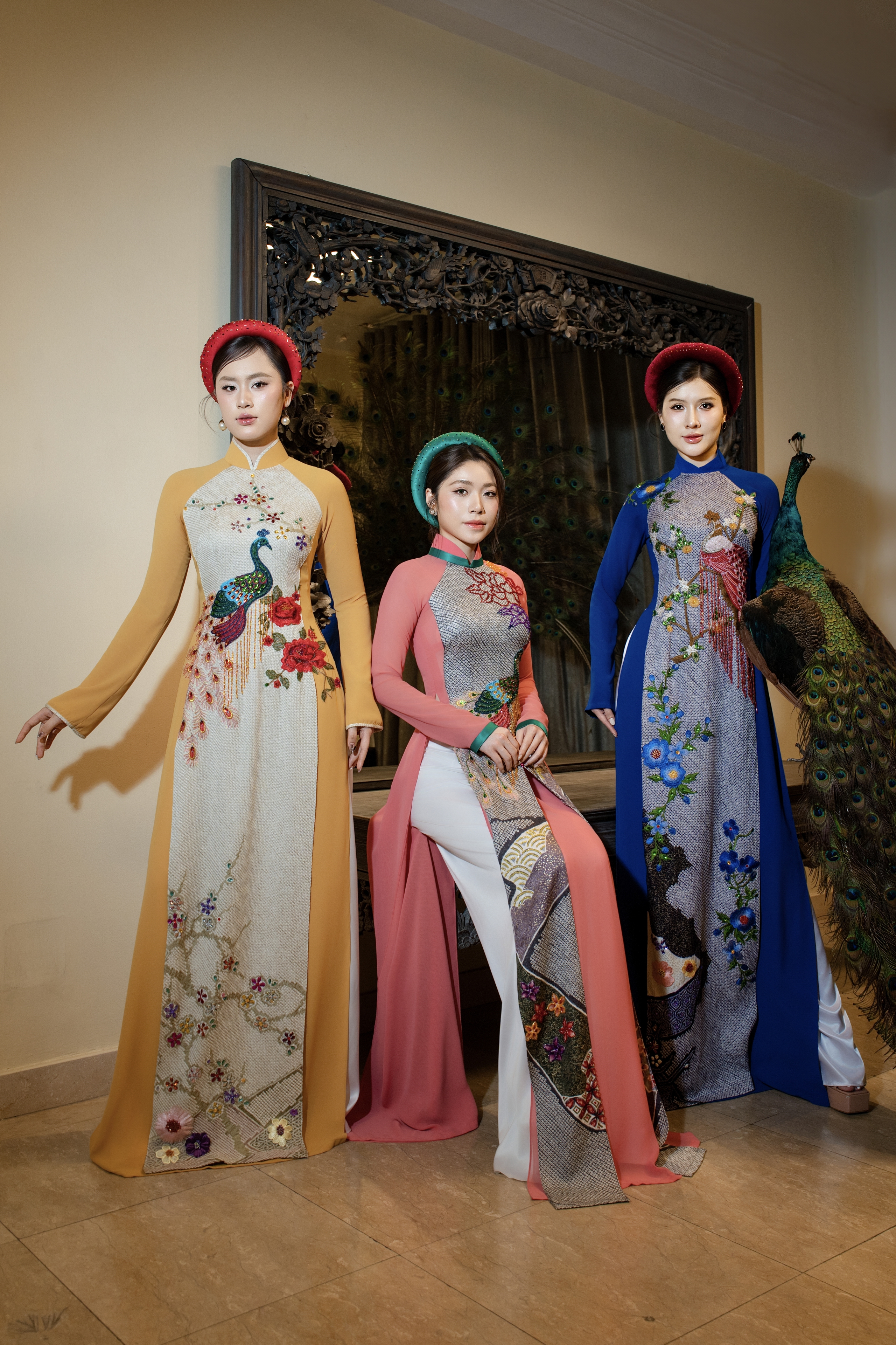 Hoa hậu biết 4 thứ tiếng hóa ‘nàng thơ’ của NTK Võ Việt Chung - Ảnh 9.