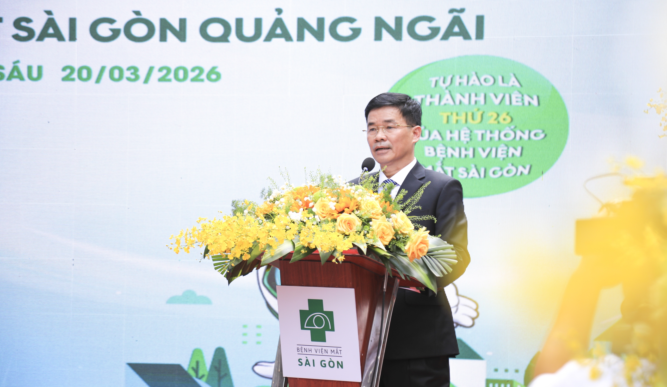 Bệnh Viện Mắt Hiện Đại Đi Vào Hoạt Động, Hàng Trăm Người Được Khám Miễn Phí - Ảnh 2.