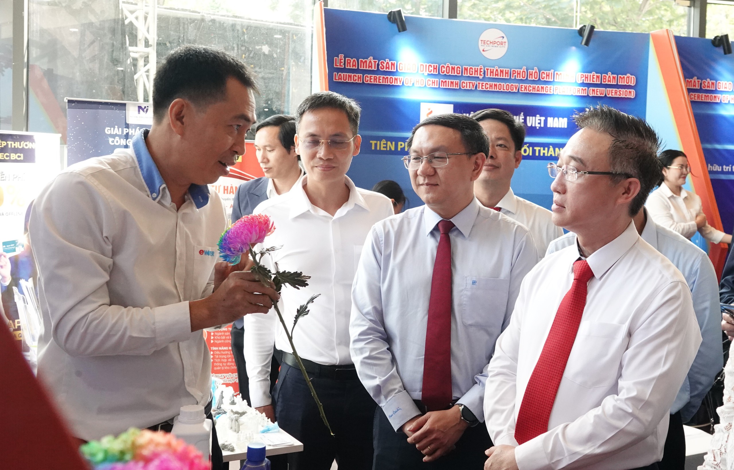 TP.HCM nâng cấp sàn giao dịch công nghệ, ký ngay 12 hợp đồng gần 20 tỉ - Ảnh 2.