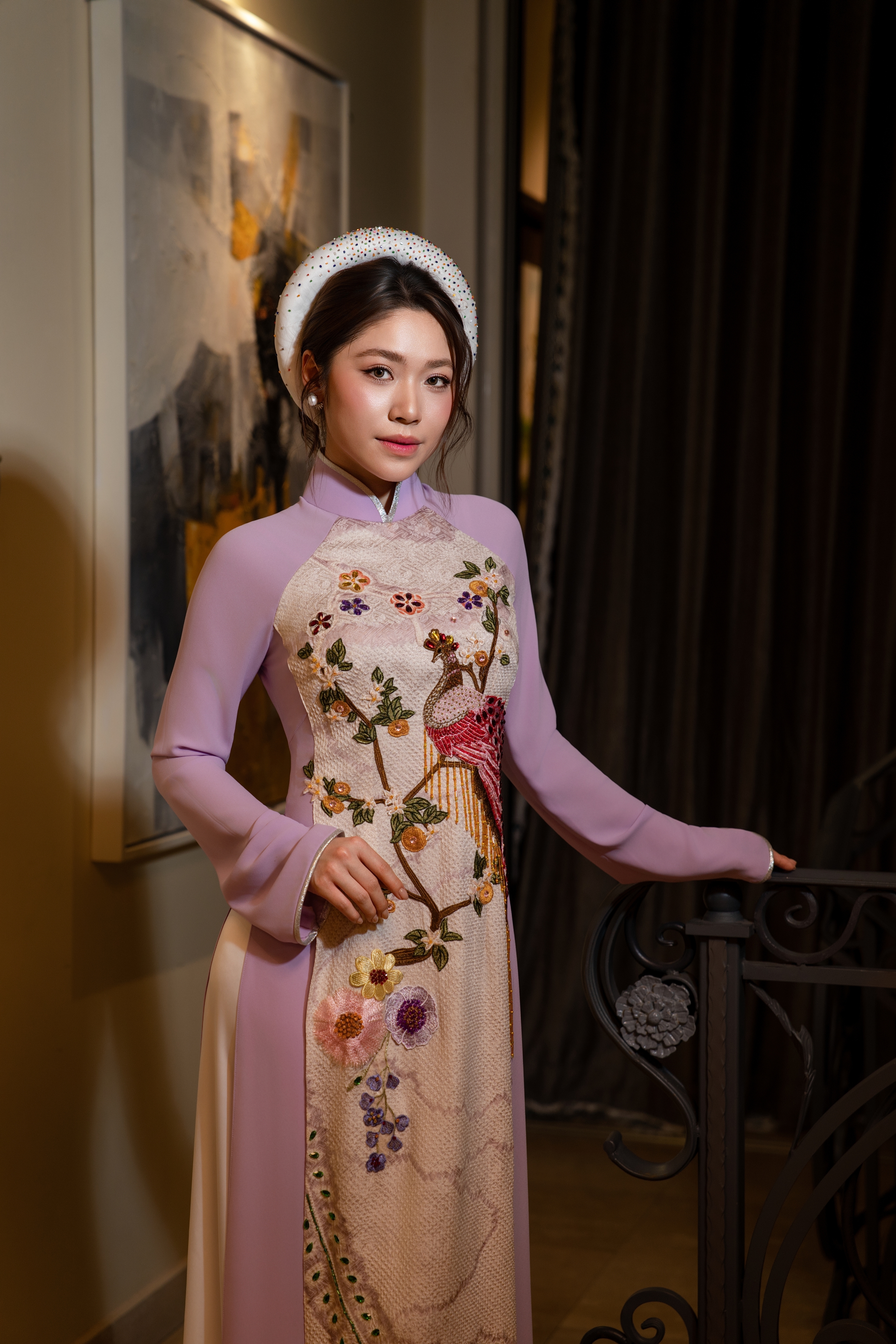 Hoa hậu biết 4 thứ tiếng hóa ‘nàng thơ’ của NTK Võ Việt Chung - Ảnh 5.