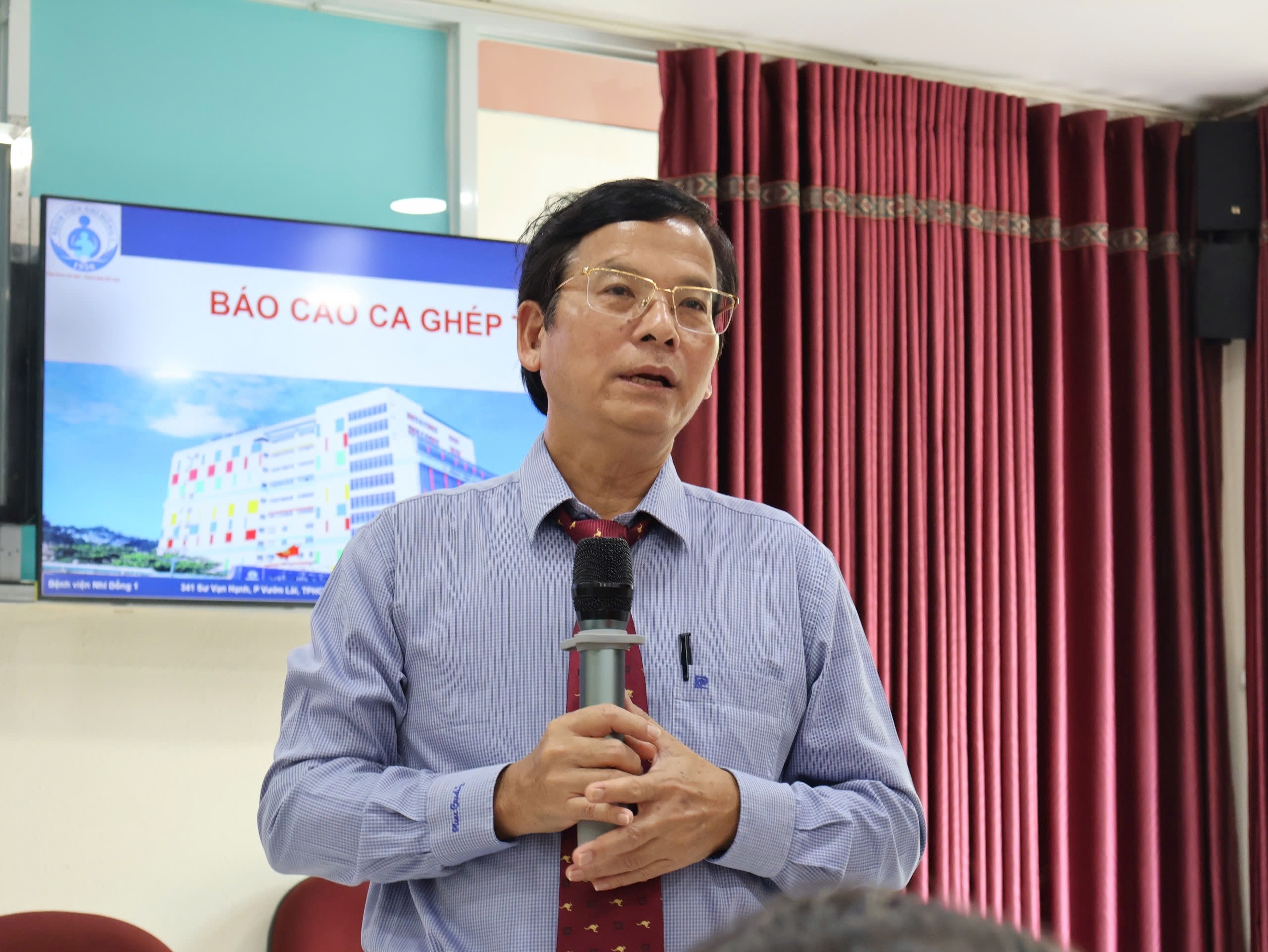 Mẹ hiến thận cứu con trai 14 tuổi suy thận giai đoạn cuối: 'Cảm ơn mẹ...' - Ảnh 3.