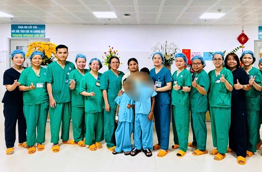 Hai trẻ ngộ độc botulinum do ăn cá ủ chua xuất viện sau 12 ngày điều trị- Ảnh 1. Hai trẻ ngộ độc botulinum do ăn cá ủ chua xuất viện sau 12 ngày điều trị- Ảnh 1.