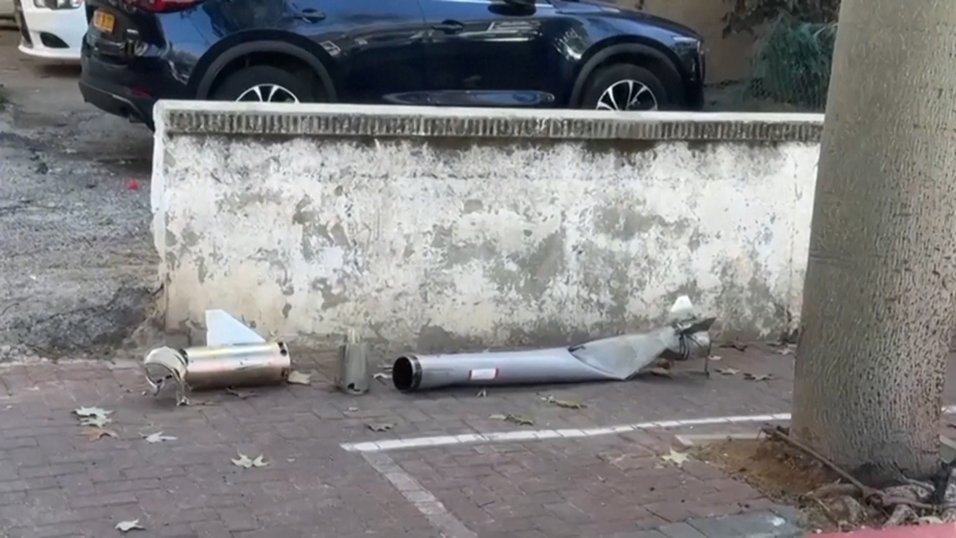 Iran tấn c&ocirc;ng nh&agrave; m&aacute;y lọc dầu của Kuwait - Ảnh 1.