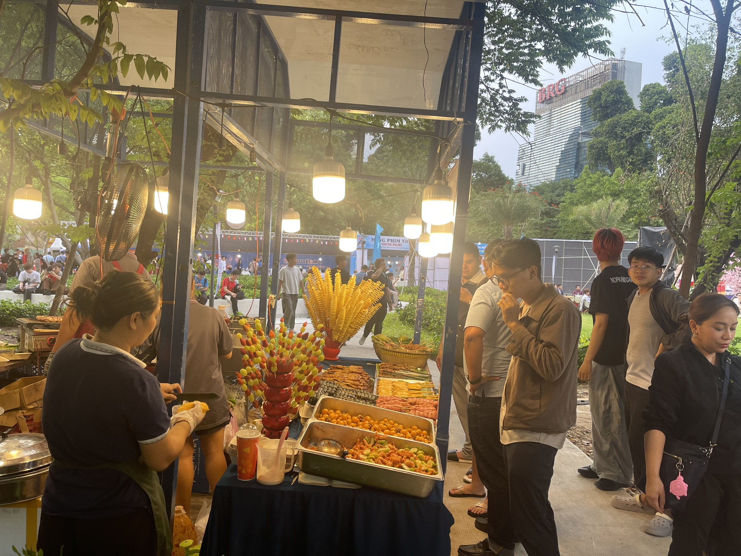 Mê mệt với lễ hội vừa sôi động, lại rất… chill- Ảnh 15. Mê mệt với lễ hội vừa sôi động, lại rất… chill- Ảnh 15.