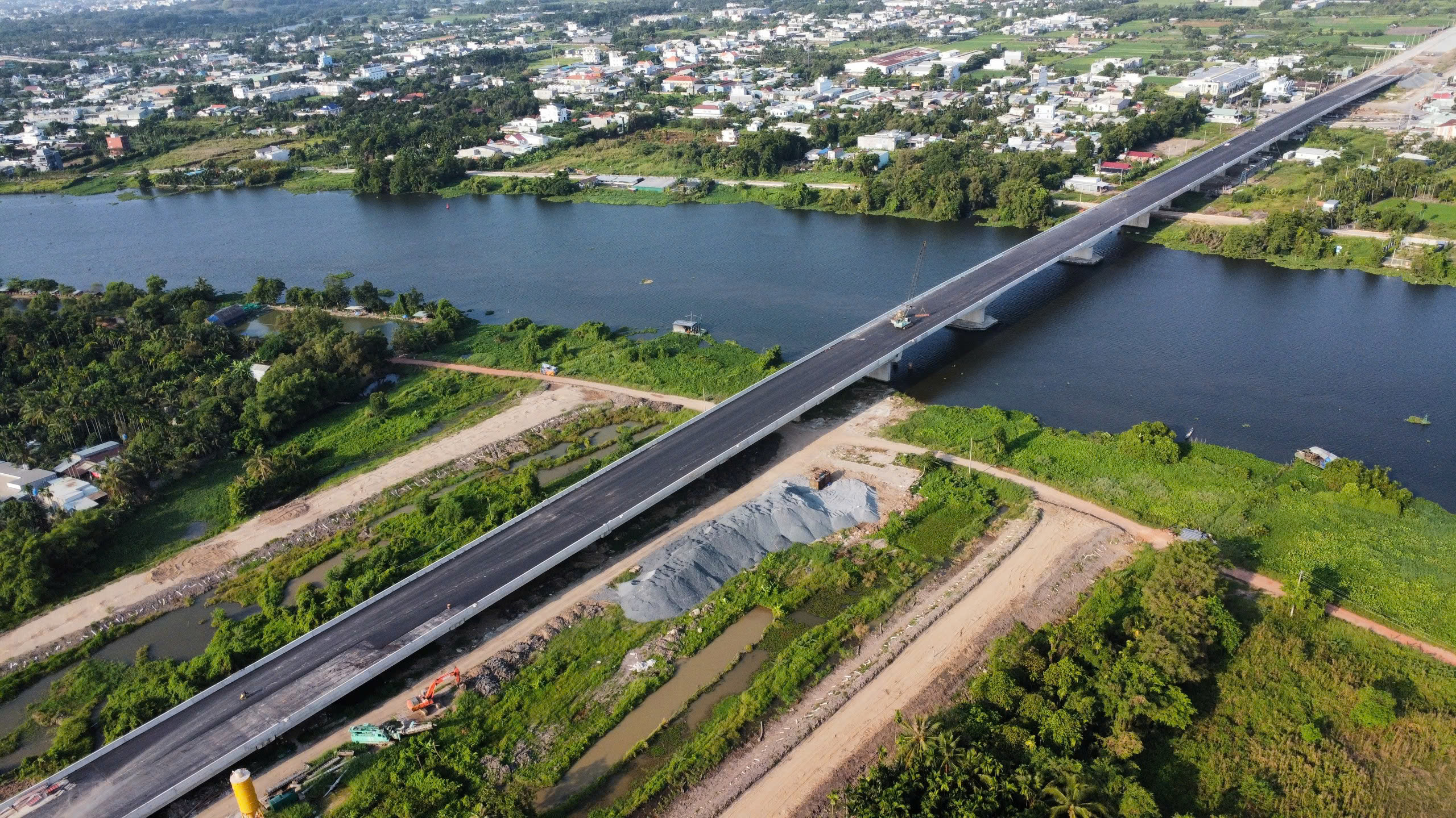 Thảm nhựa cầu cạn vượt quốc lộ 13 và cầu Bình Gởi đường Vành đai 3 TP.HCM- Ảnh 5.