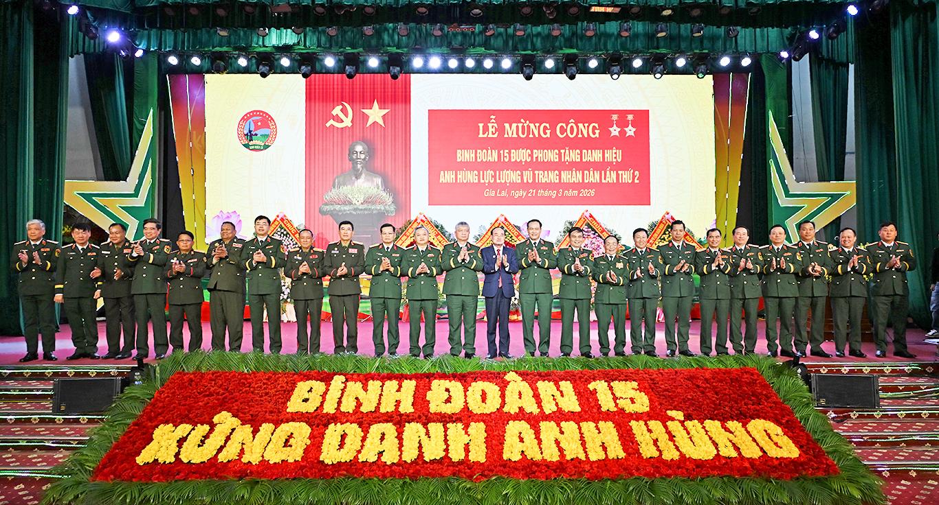 Binh đoàn 15 đón nhận danh hiệu Anh hùng Lực lượng vũ trang nhân dân- Ảnh 1.
