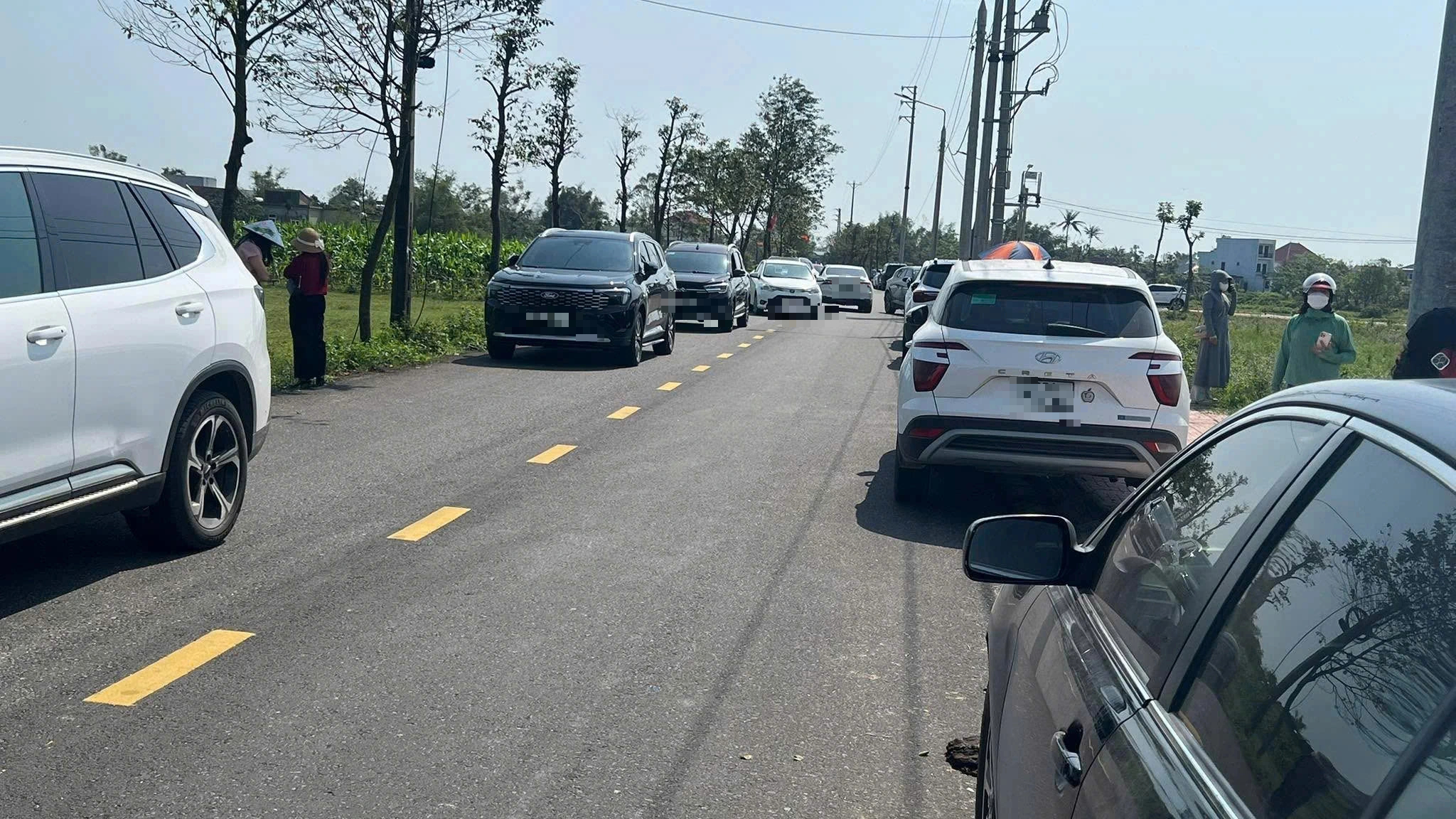 Đất nông thôn Hà Tĩnh lên cơn sốt: Môi giới đổ xô về xã ven biển - Ảnh 2.