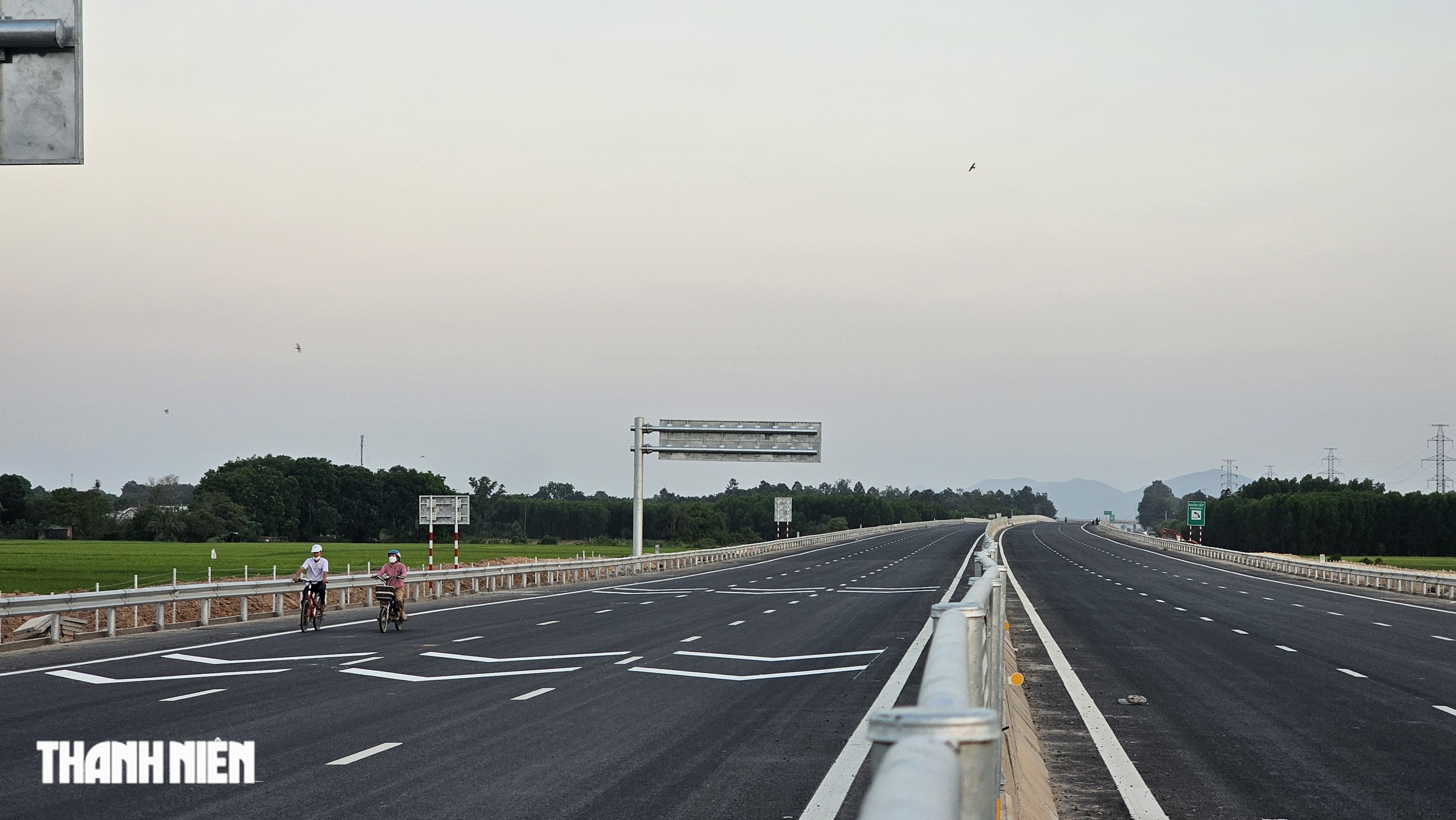 - Ảnh 8. - Ảnh 8.