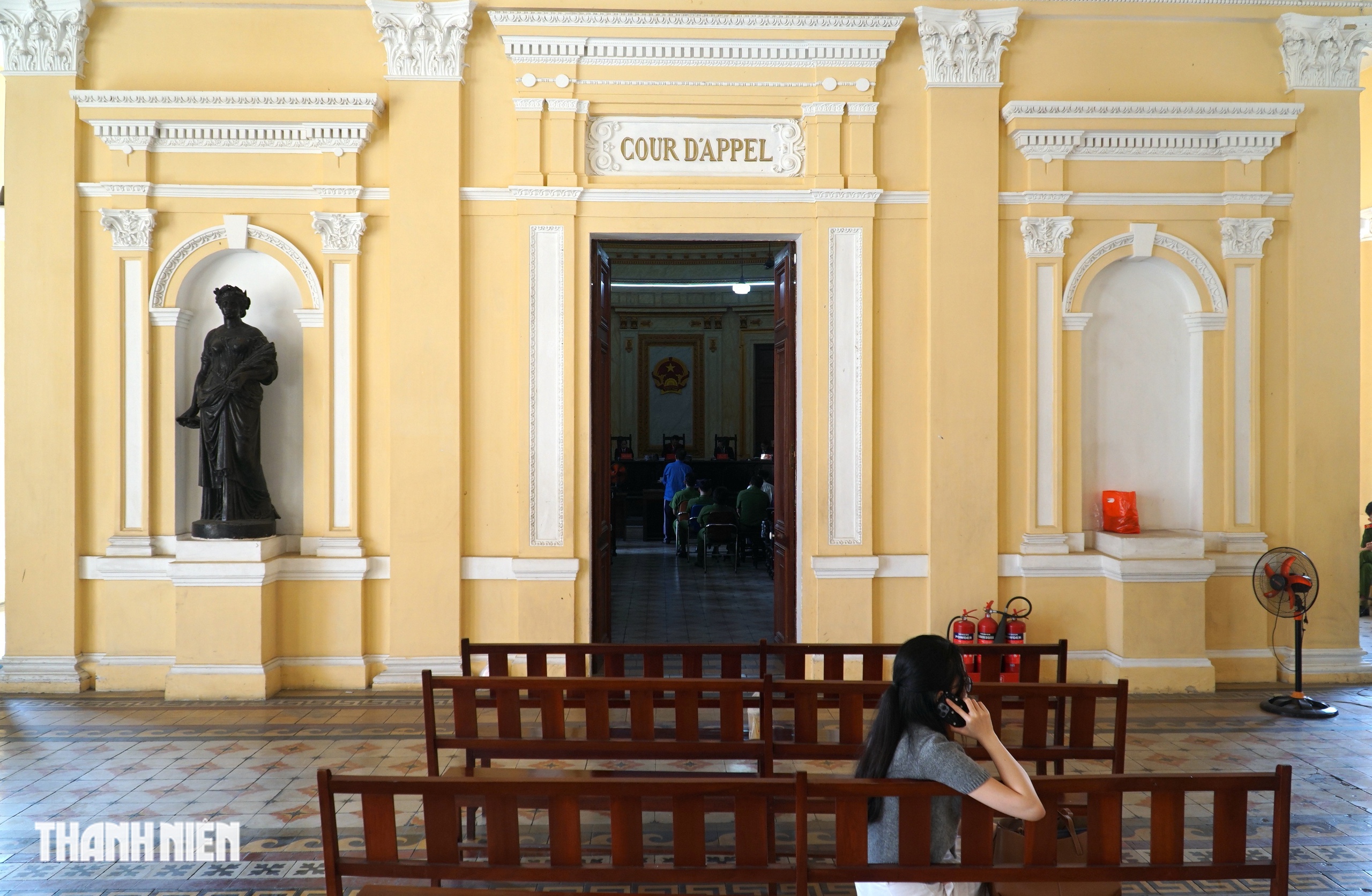 Tượng nữ thần c&ocirc;ng l&yacute; v&agrave; ph&ugrave; đi&ecirc;u cổ trong T&ograve;a &aacute;n Nh&acirc;n d&acirc;n TP.HCM - Ảnh 10.