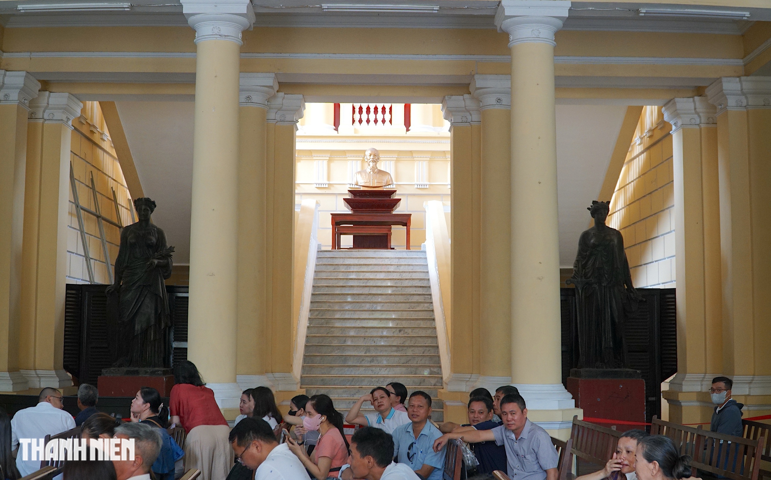 Tượng nữ thần c&ocirc;ng l&yacute; v&agrave; ph&ugrave; đi&ecirc;u cổ trong T&ograve;a &aacute;n Nh&acirc;n d&acirc;n TP.HCM - Ảnh 6.