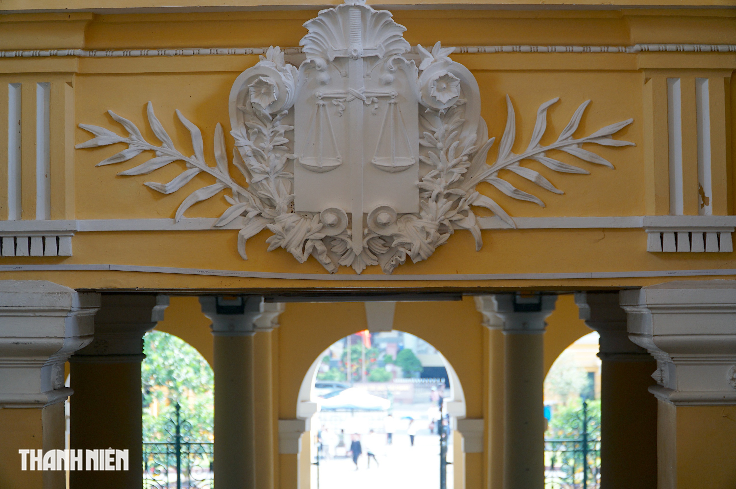 Tượng nữ thần c&ocirc;ng l&yacute; v&agrave; ph&ugrave; đi&ecirc;u cổ trong T&ograve;a &aacute;n Nh&acirc;n d&acirc;n TP.HCM - Ảnh 13.