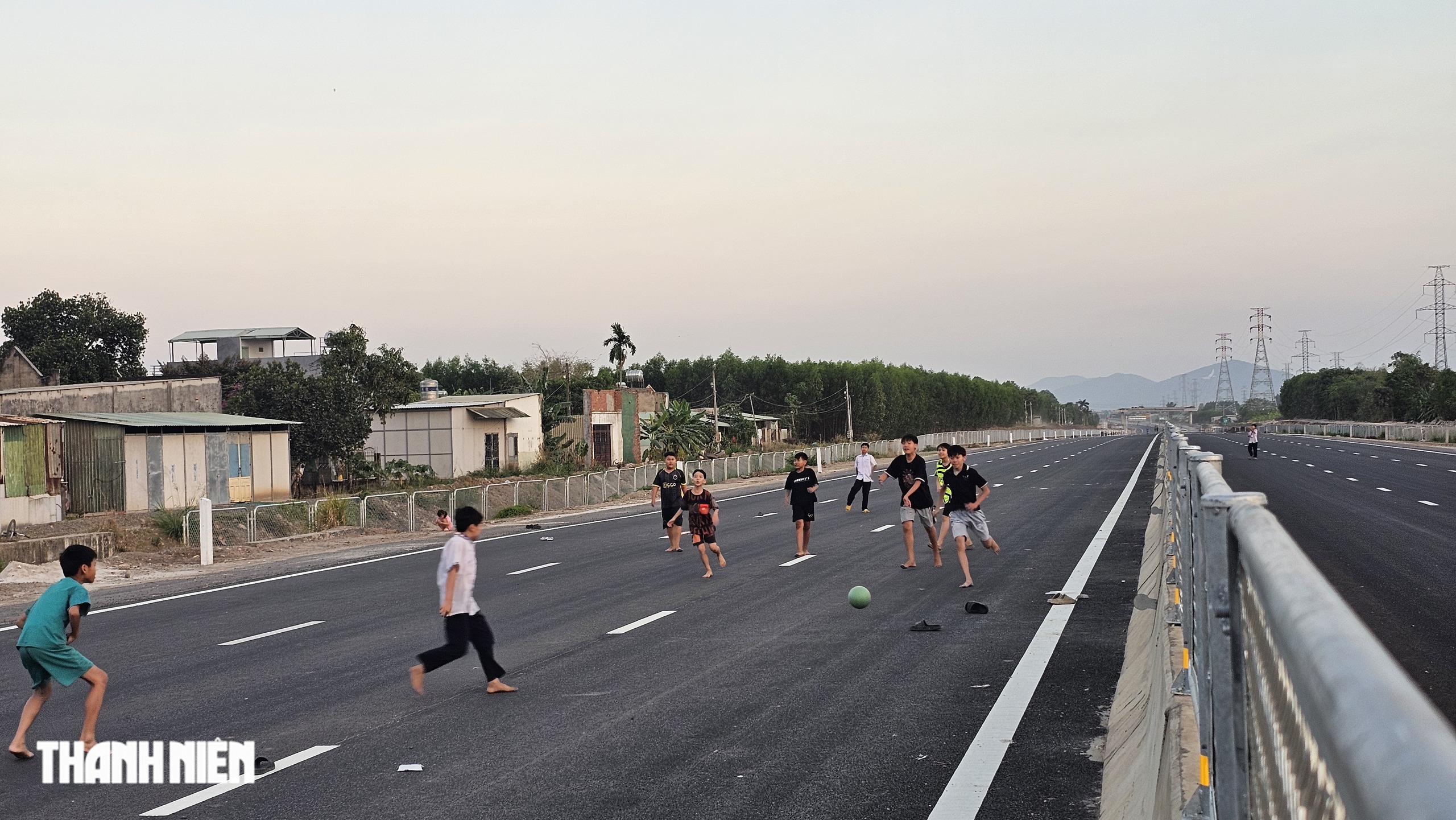 - Ảnh 6. - Ảnh 6.