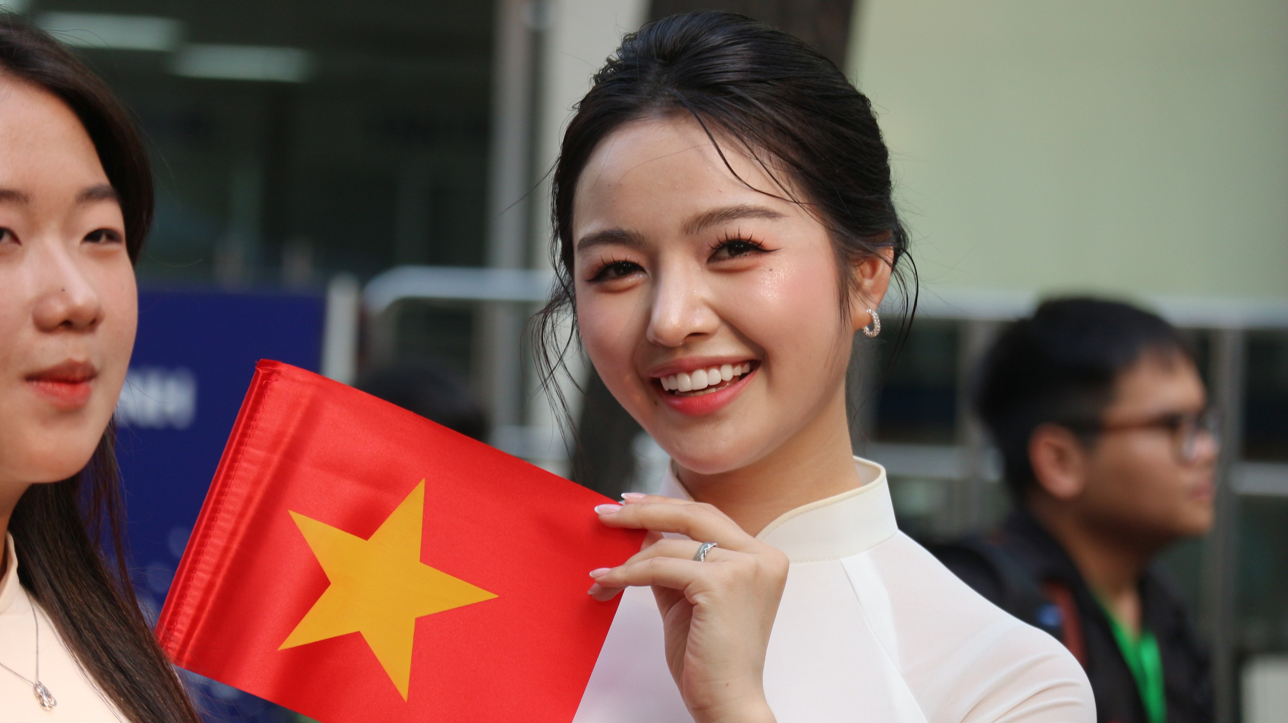 Dàn trai xinh gái đẹp bất ngờ phủ kín đường Võ Văn Tần, Pasteur... - Ảnh 6.