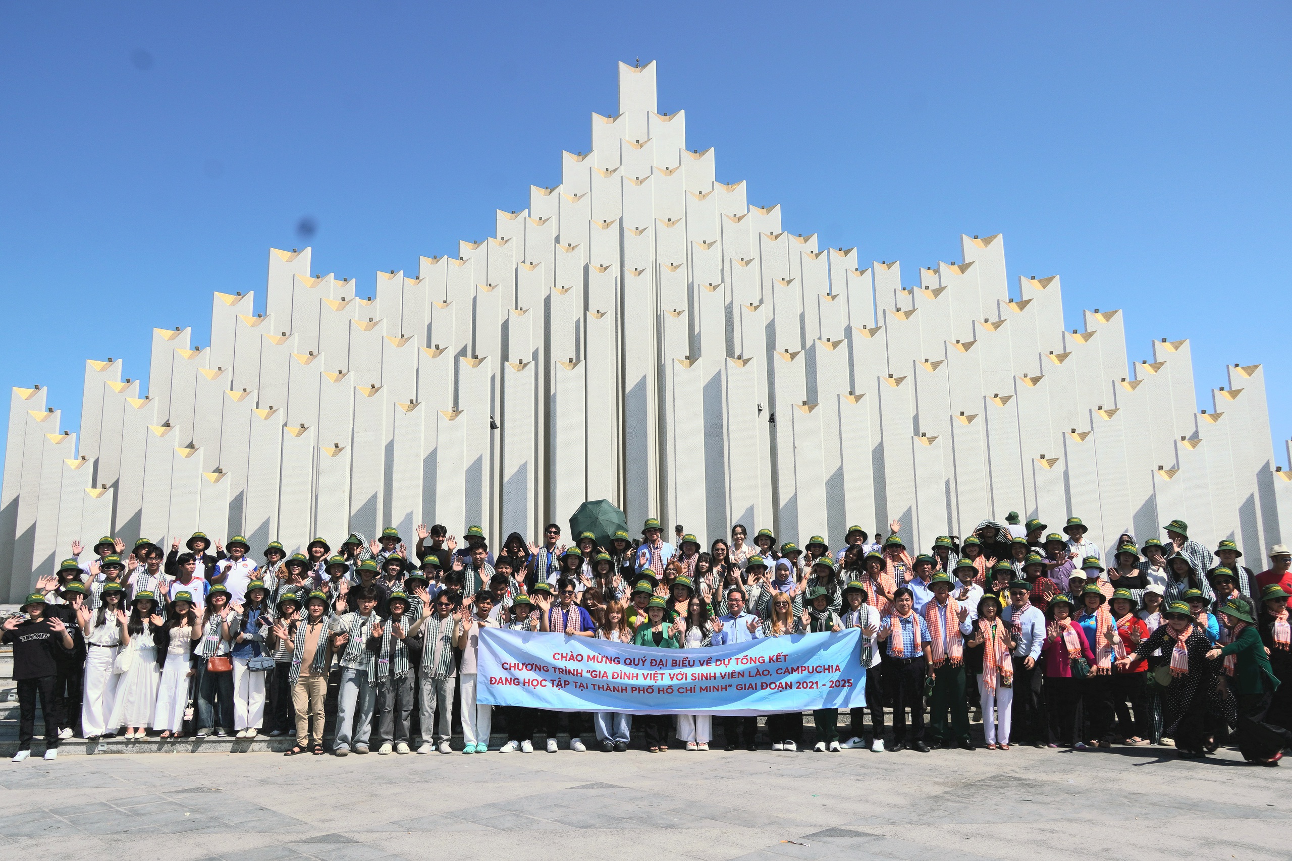 Hơn 470 sinh viên Lào, Campuchia tìm thấy 'gia đình thứ hai' tại TP.HCM- Ảnh 2.