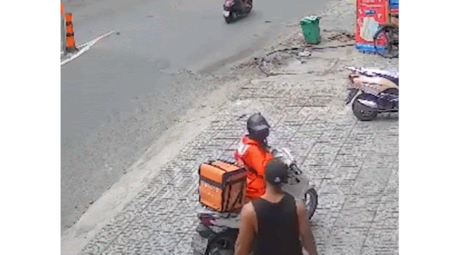 Công an TP.HCM bắt tạm giam thanh niên hành hung nữ shipper- Ảnh 2. Công an TP.HCM bắt tạm giam thanh niên hành hung nữ shipper- Ảnh 2.