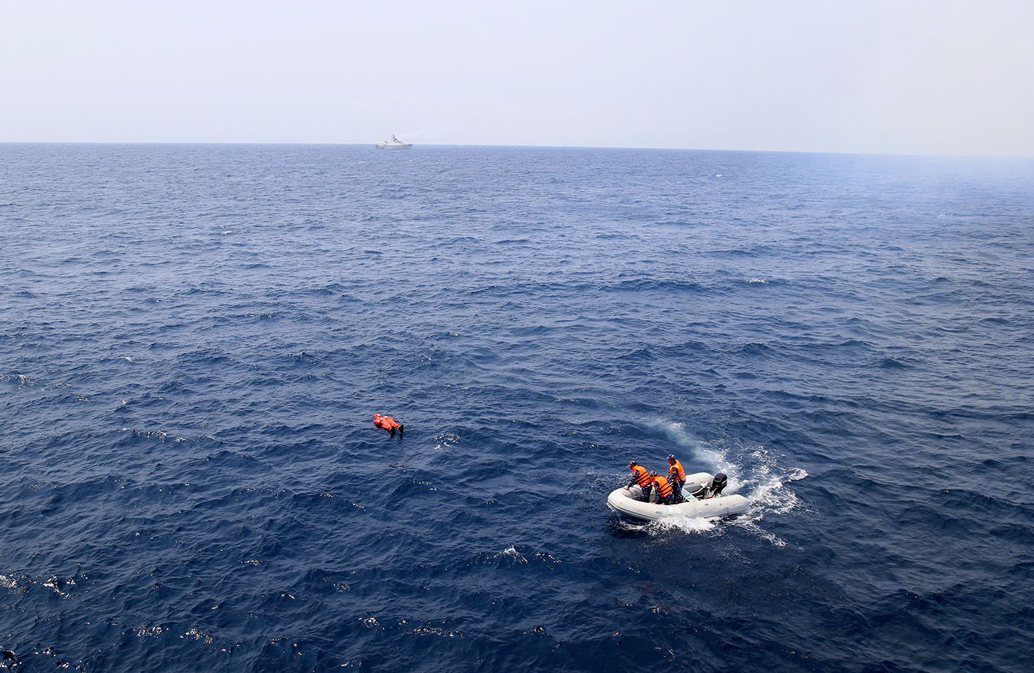 28 giờ Hải quân Việt Nam - Trung Quốc tuần tra, huấn luyện trên vịnh Bắc bộ- Ảnh 9.