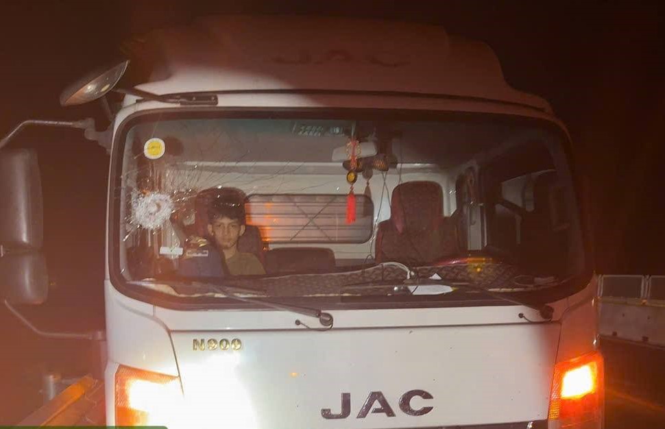 Tìm được thủ phạm ném đá vào hàng loạt phương tiện đi cao tốc qua Quảng Trị- Ảnh 4. Tìm được thủ phạm ném đá vào hàng loạt phương tiện đi cao tốc qua Quảng Trị- Ảnh 4.