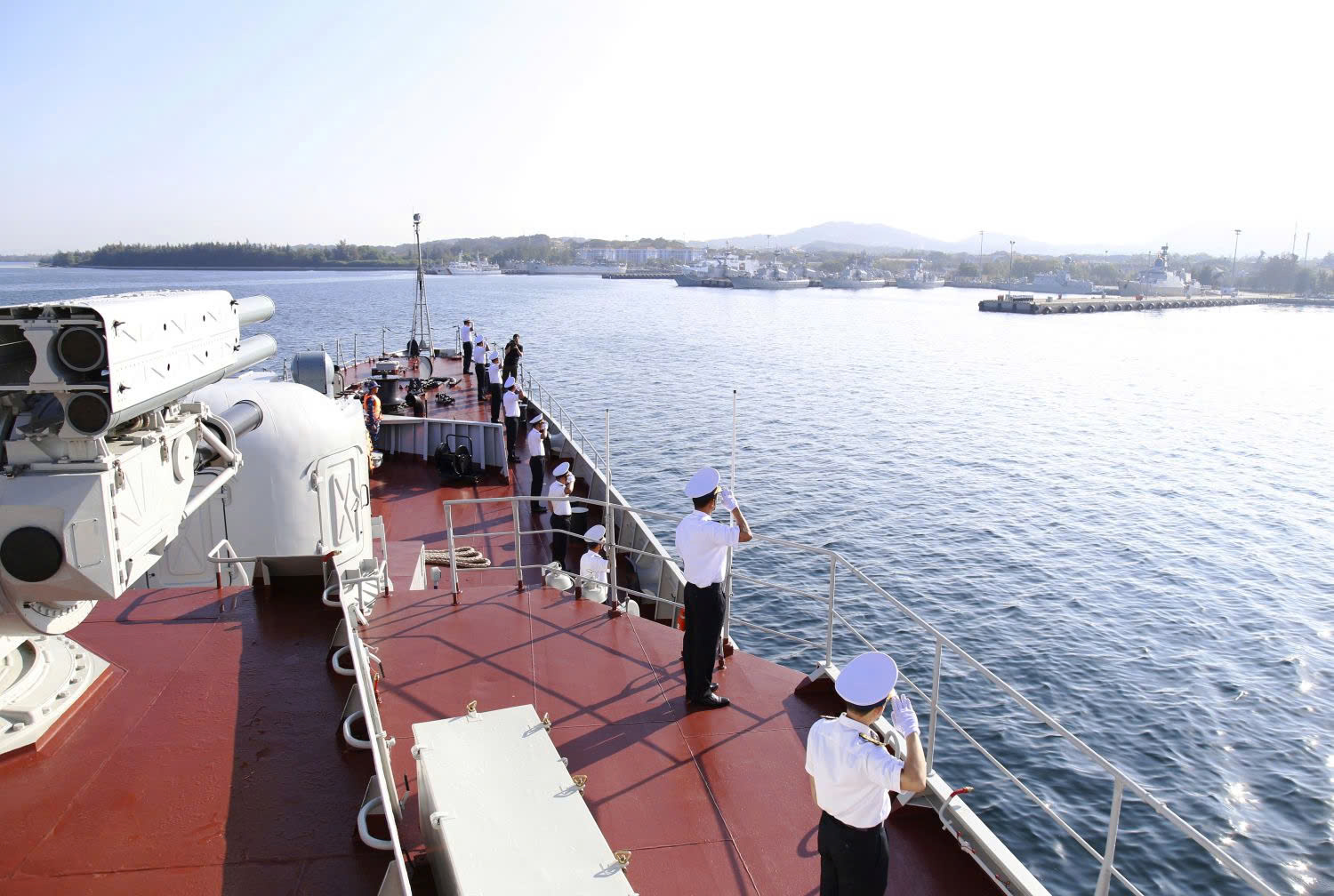 28 giờ Hải quân Việt Nam - Trung Quốc tuần tra, huấn luyện trên vịnh Bắc bộ- Ảnh 1. 28 giờ Hải quân Việt Nam - Trung Quốc tuần tra, huấn luyện trên vịnh Bắc bộ- Ảnh 1.