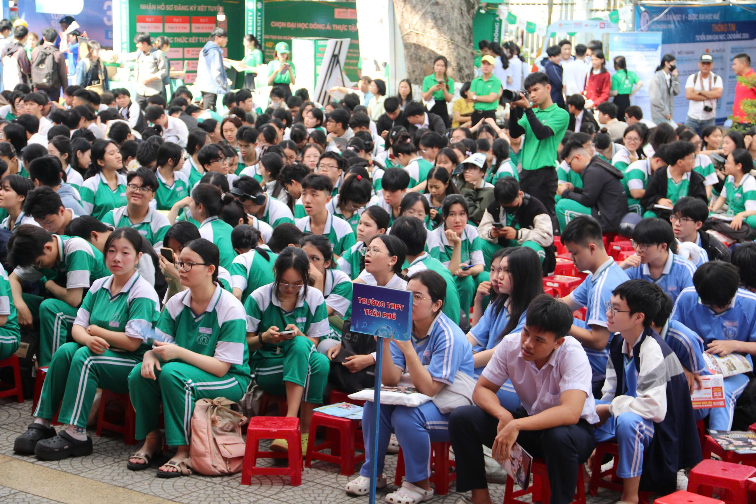 Sư phạm 'l&ecirc;n ng&ocirc;i': Học miễn ph&iacute;, nhận 3,63 triệu đồng/th&aacute;ng, ra trường c&oacute; bị r&agrave;ng buộc?- Ảnh 2.