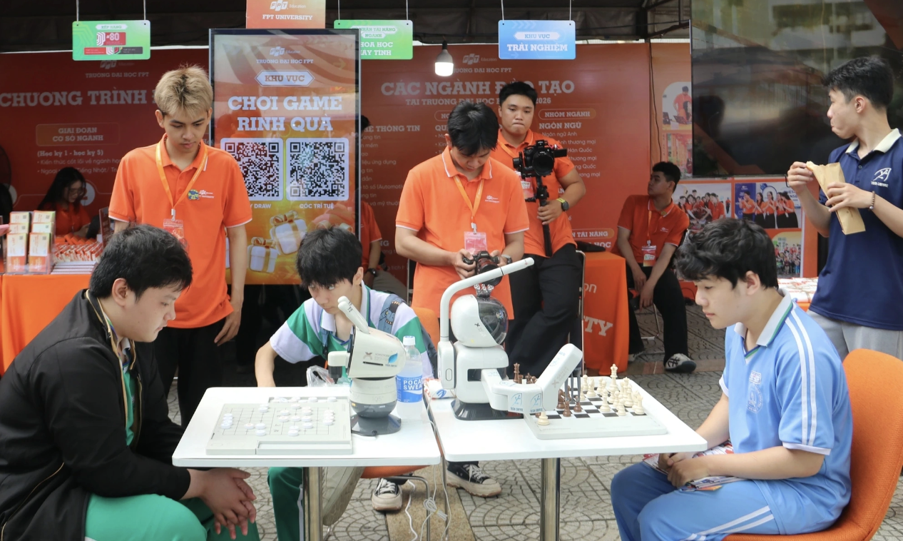 Hàng ngàn học sinh tại Đà Nẵng vỡ òa trải nghiệm, tự tin ‘chốt ngành’ tại Tư vấn mùa thi- Ảnh 1.