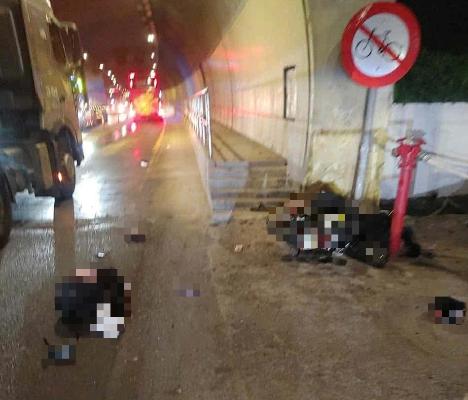 Điều tra vụ tai nạn trước hầm Phú Gia khiến thanh niên và nữ sinh tử vong- Ảnh 1. Điều tra vụ tai nạn trước hầm Phú Gia khiến thanh niên và nữ sinh tử vong- Ảnh 1.