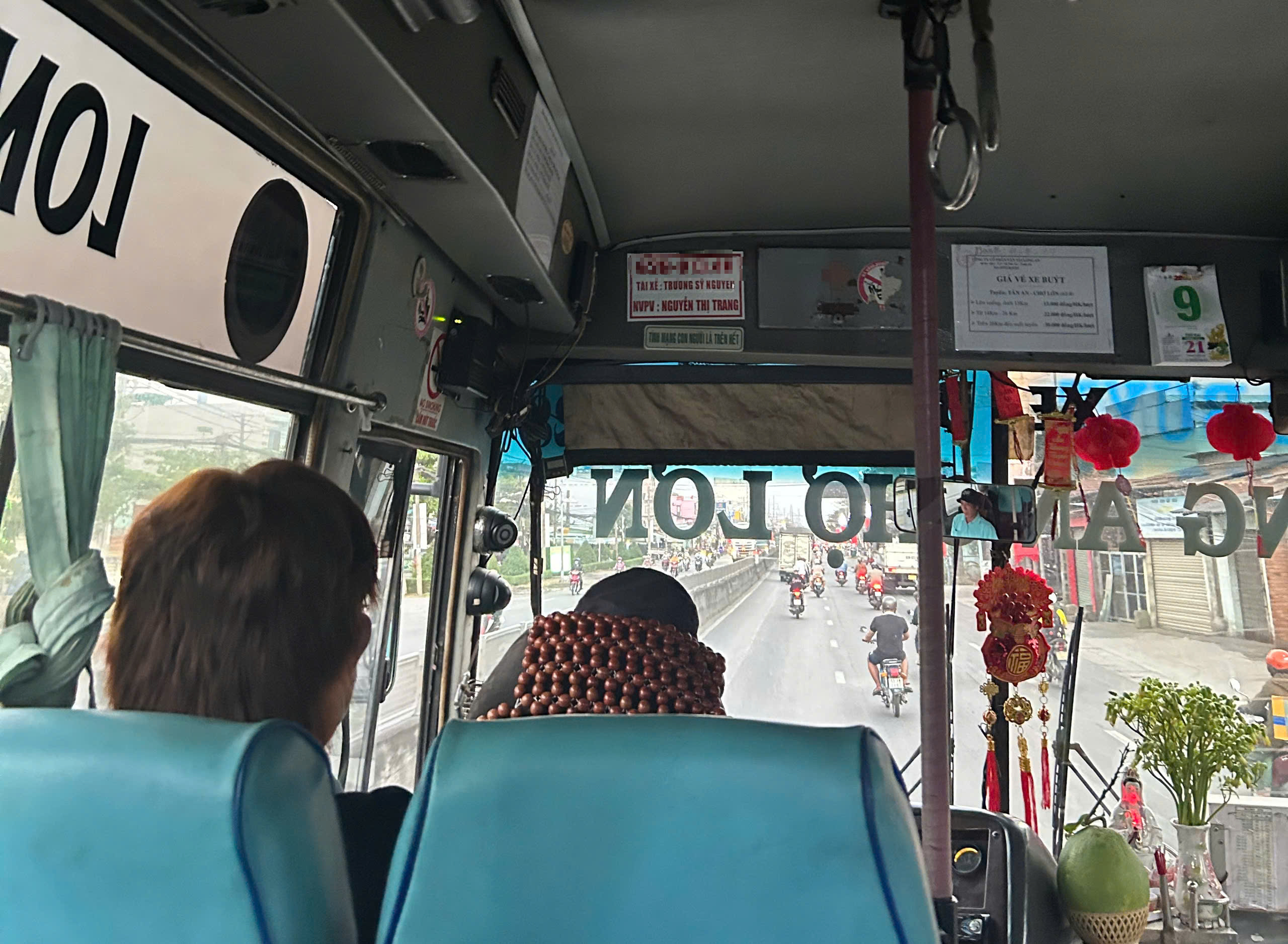 Thu 40.000 đồng/vé, tuyến xe buýt Tân An – Chợ Lớn bị “tuýt còi” - Ảnh 1.