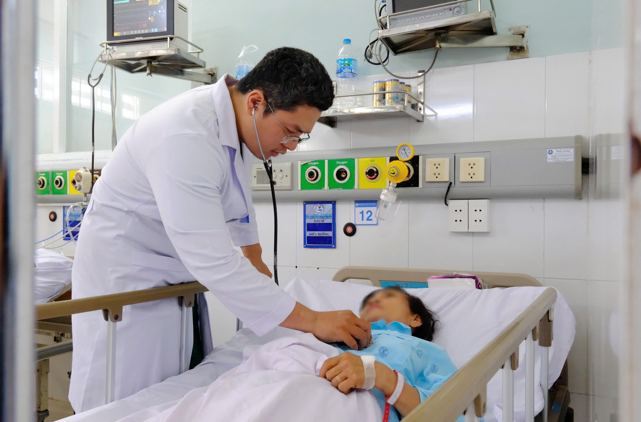 Cứu sống kịp thời nhiều ca nhồi máu cơ tim cấp 21 Cứu sống kịp thời nhiều ca nhồi máu cơ tim cấp - Ảnh 2.