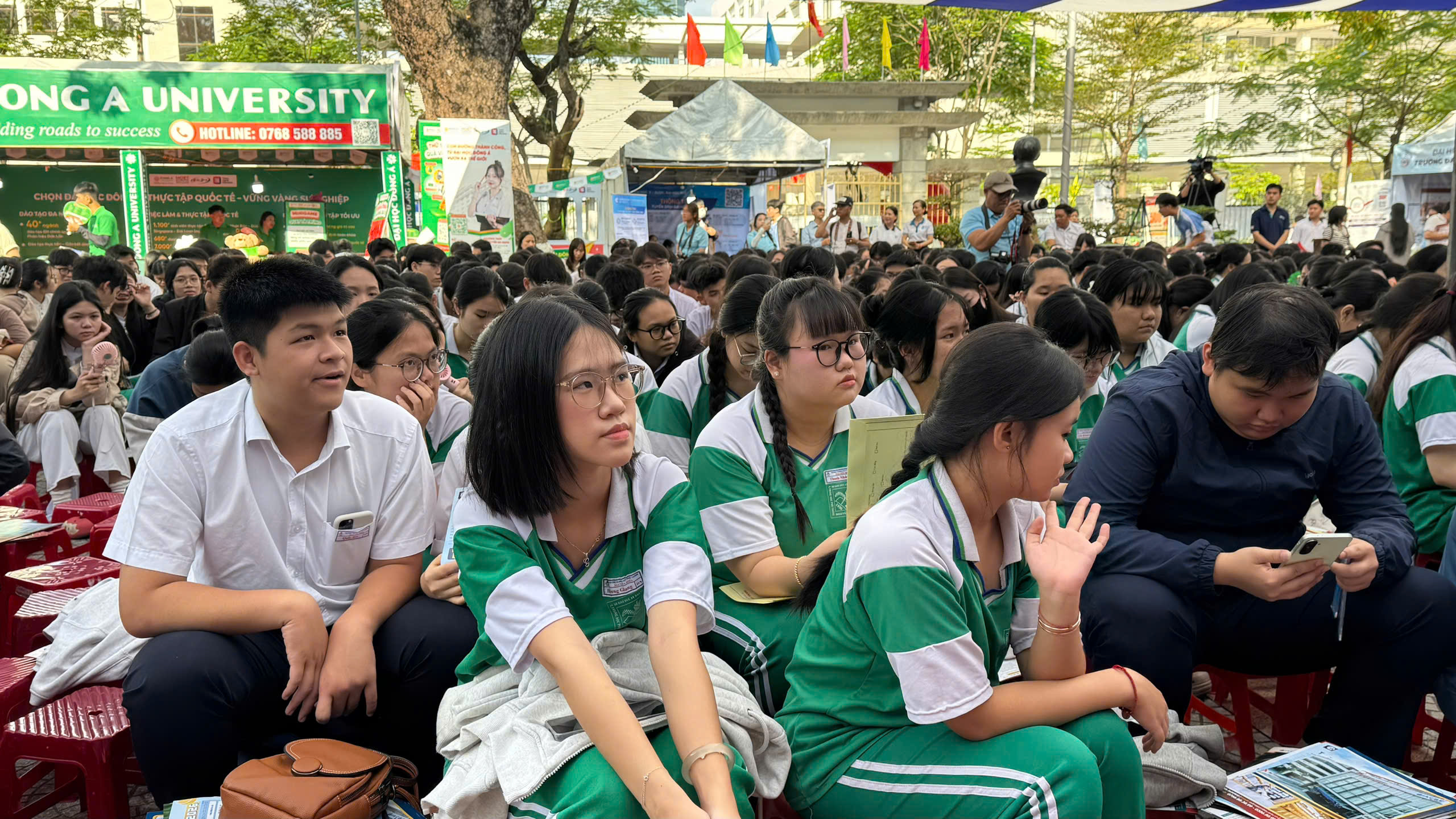 X&eacute;t tuyển ĐH: Liệu c&oacute; c&ocirc;ng thức 'v&agrave;ng' để tr&uacute;ng tuyển ngay nguyện vọng đầu ti&ecirc;n? - Ảnh 5.