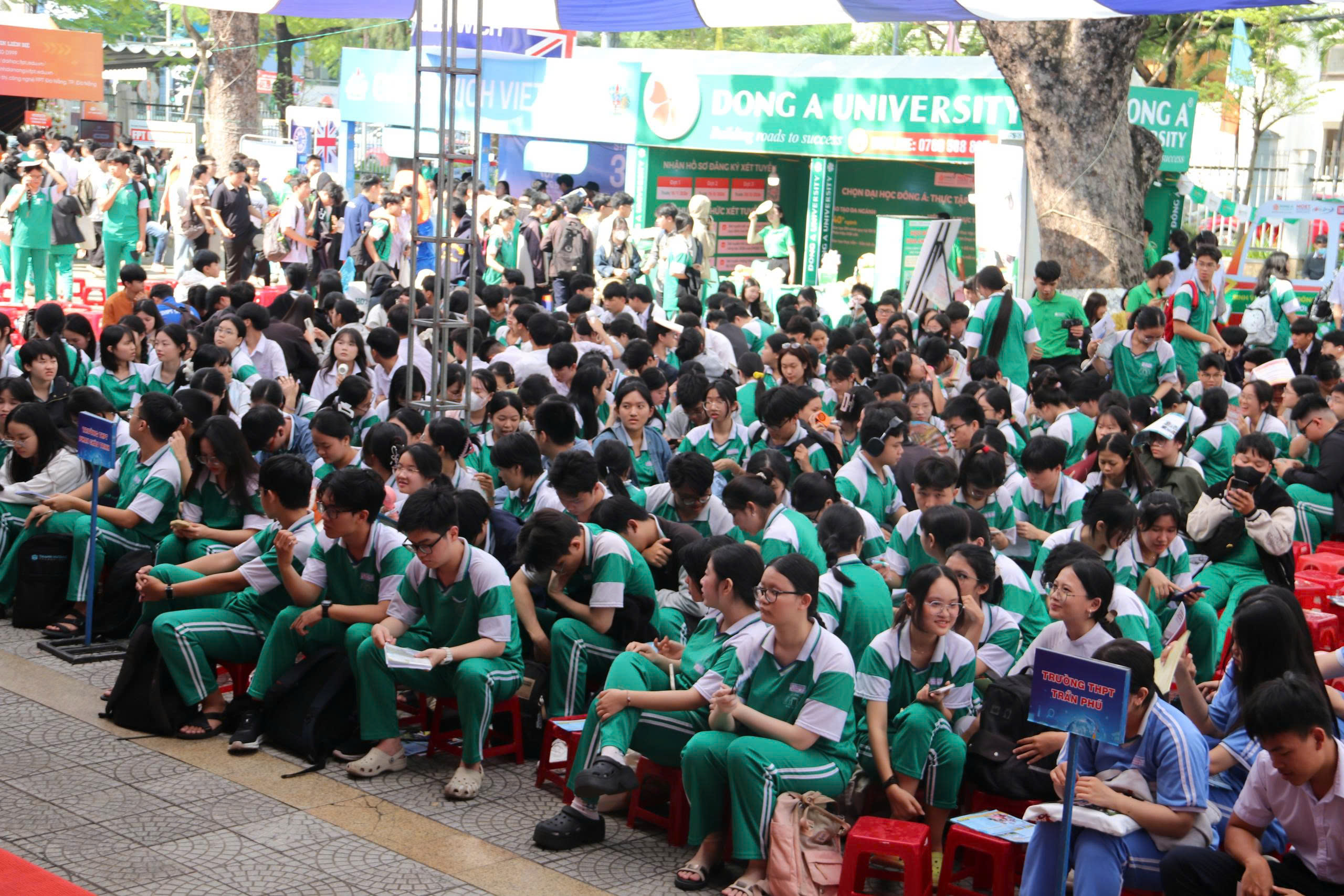 X&eacute;t tuyển ĐH: Liệu c&oacute; c&ocirc;ng thức 'v&agrave;ng' để tr&uacute;ng tuyển ngay nguyện vọng đầu ti&ecirc;n? - Ảnh 20.