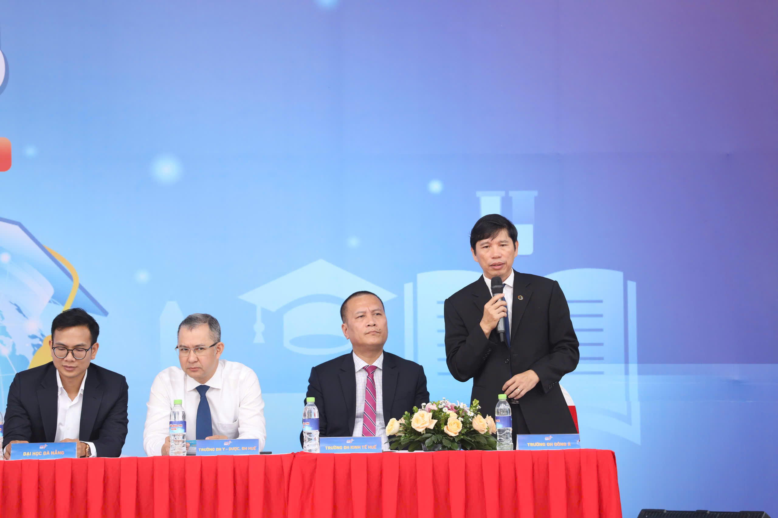 X&eacute;t tuyển ĐH: Liệu c&oacute; c&ocirc;ng thức 'v&agrave;ng' để tr&uacute;ng tuyển ngay nguyện vọng đầu ti&ecirc;n? - Ảnh 15.