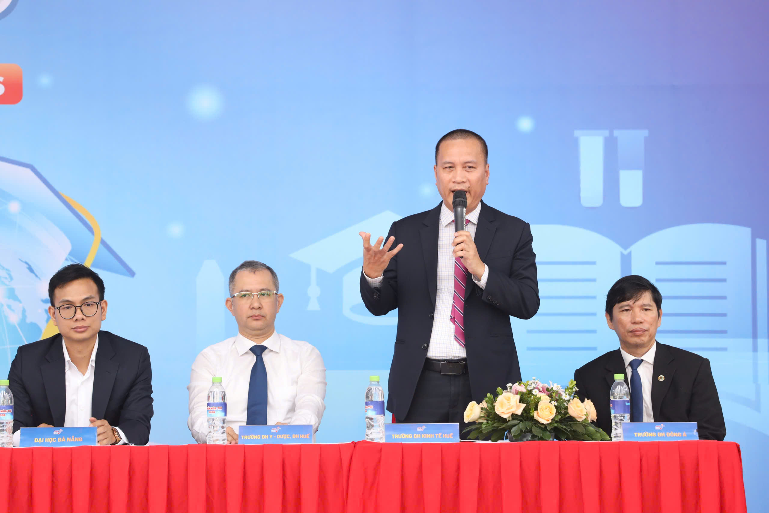 X&eacute;t tuyển ĐH: Liệu c&oacute; c&ocirc;ng thức 'v&agrave;ng' để tr&uacute;ng tuyển ngay nguyện vọng đầu ti&ecirc;n? - Ảnh 13.