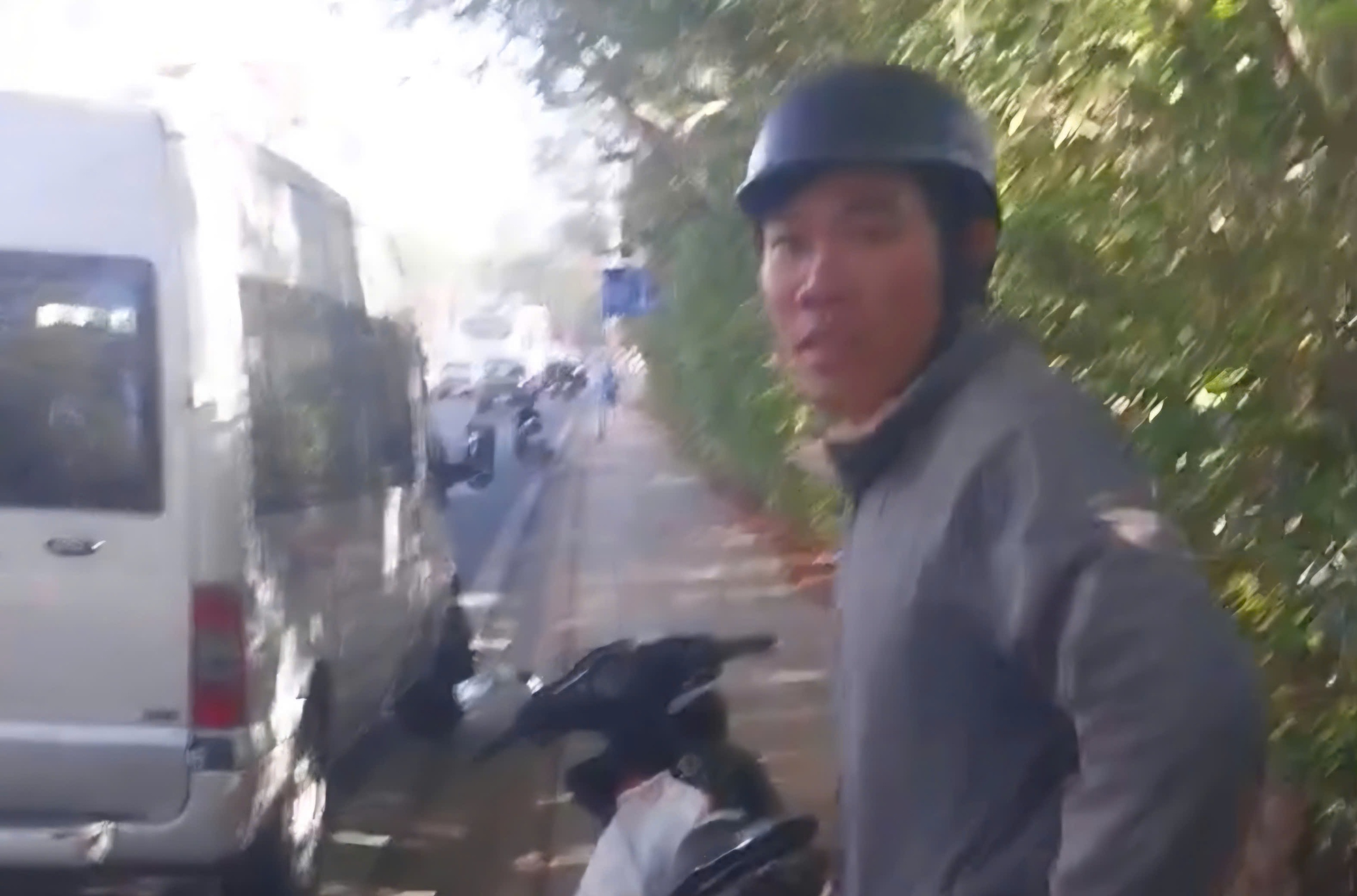 Truy tìm người bắn chim giữa phố Đà Lạt, hành hung phóng viên khi được nhắc nhở - Ảnh 3.