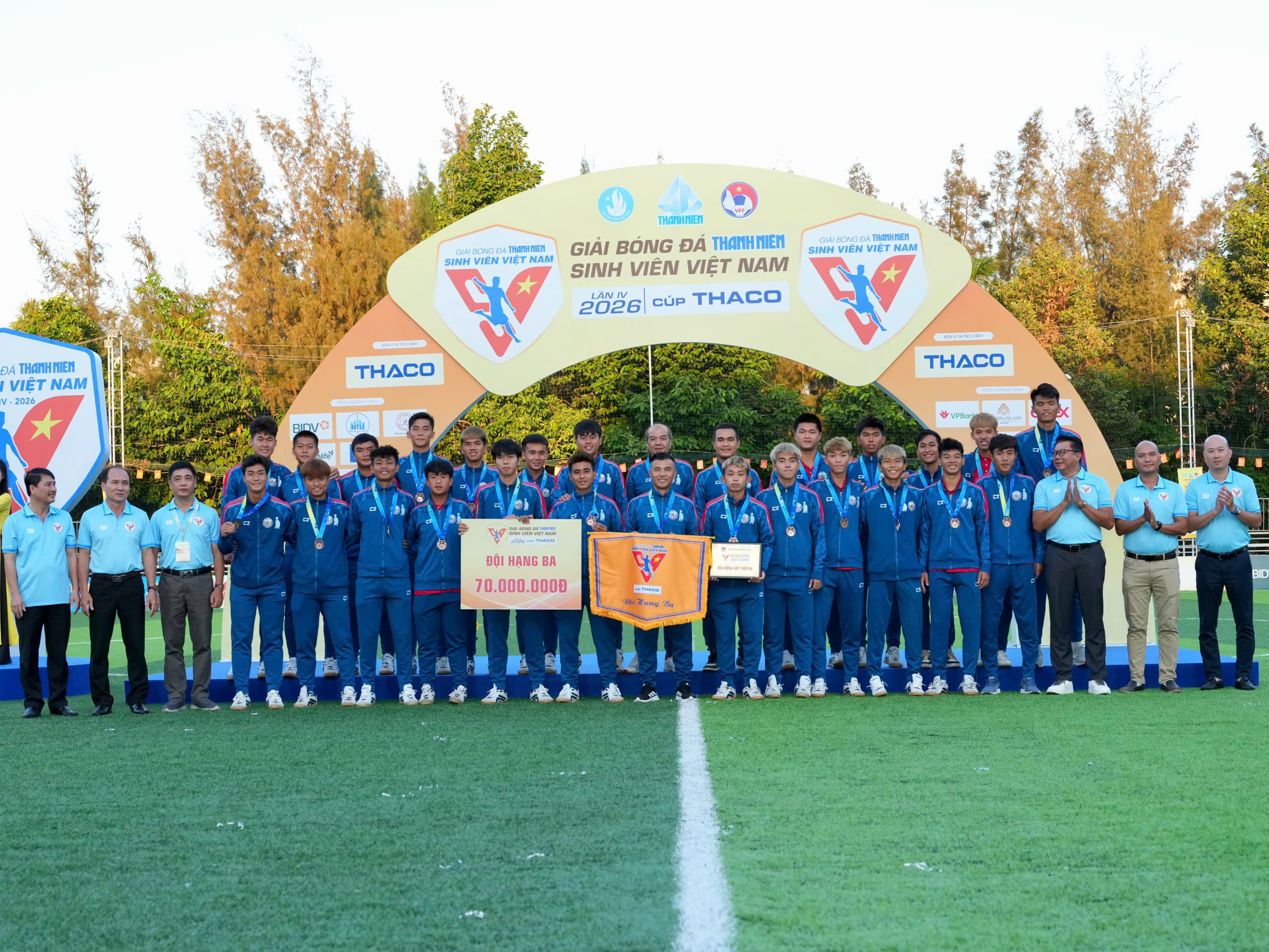 Tiền vệ tài hoa người Hà Tĩnh xuất sắc nhất VCK TNSV THACO cup 2026- Ảnh 8.