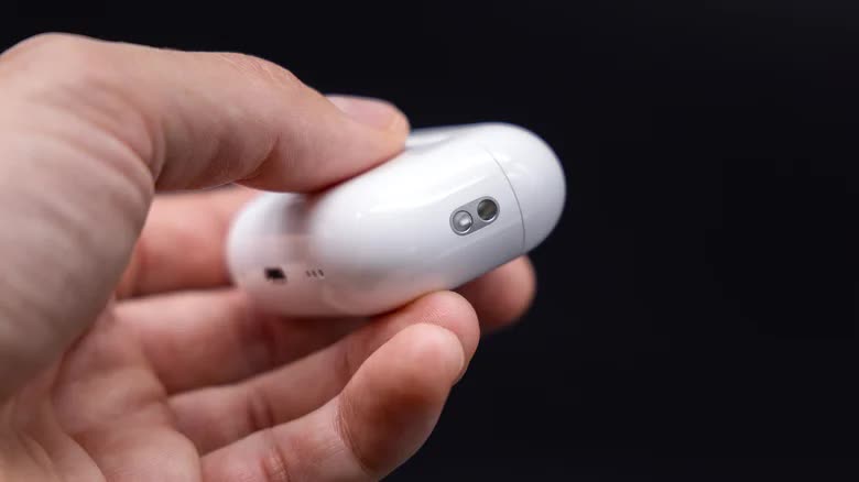AirPods Pro: Thiết Kế Tinh Tế Giúp Bảo Vệ Hộp Sạc