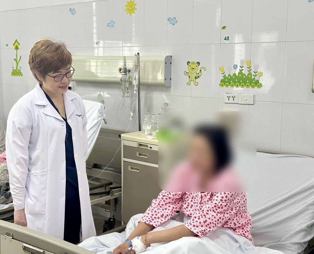 Đắp lá vùng kín gây viêm loét rộng - Ảnh 1.