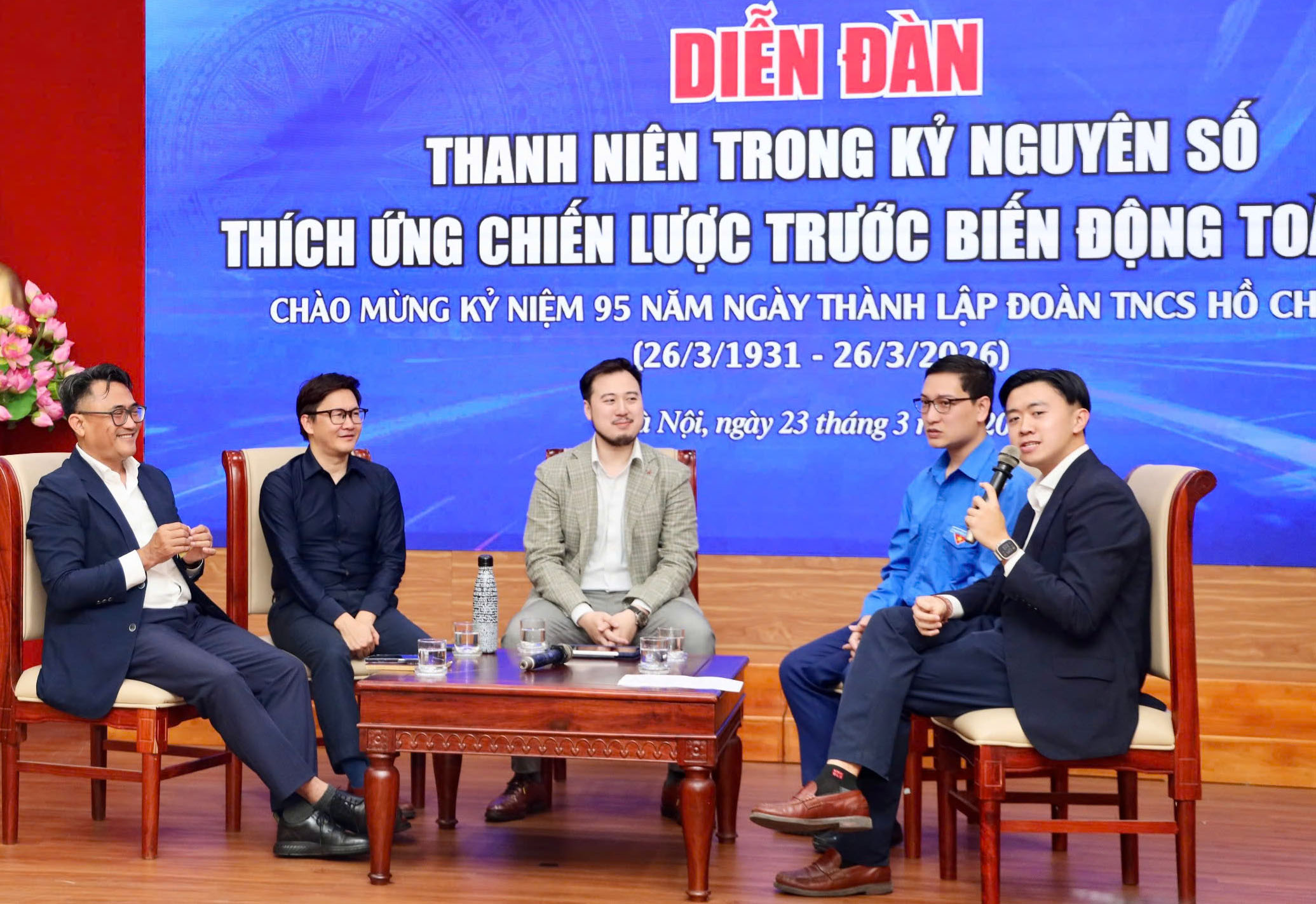 Thanh Niên Trong Kỷ Nguyên Số: Tầm Nhìn Chiến Lược Để Thích Ứng Với Biến Động Toàn Cầu