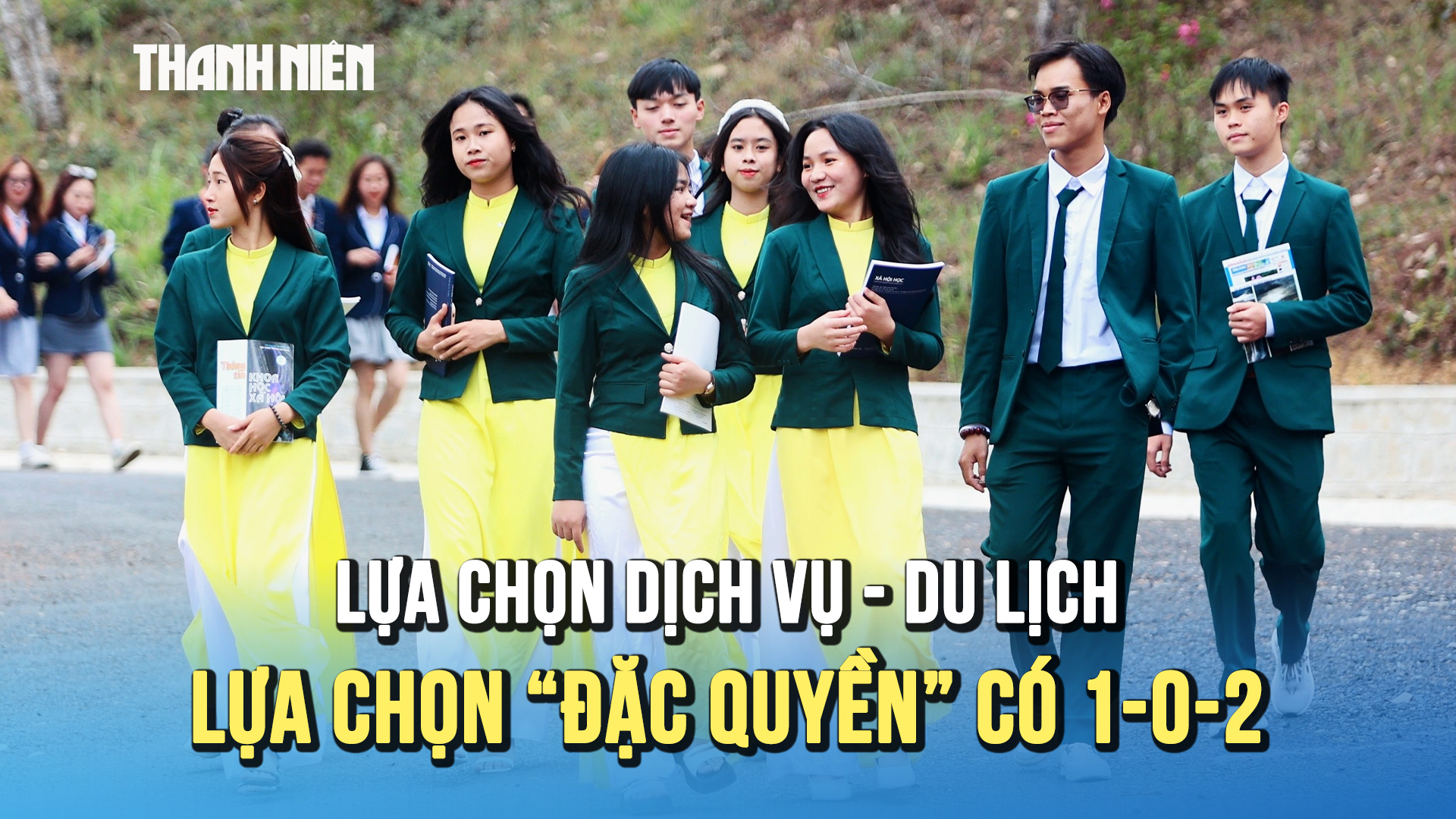 Khối ng&agrave;nh dịch vụ - du lịch: Những đặc quyền c&oacute; 1-0-2- Ảnh 1.