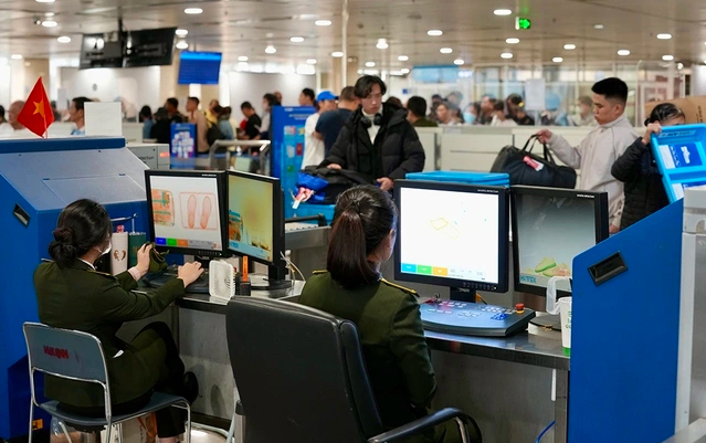 Bộ T&agrave;i ch&iacute;nh b&aacute;o c&aacute;o Ch&iacute;nh phủ vụ 'tạm ho&atilde;n xuất cảnh do nợ thuế 15.000 đồng'- Ảnh 1.