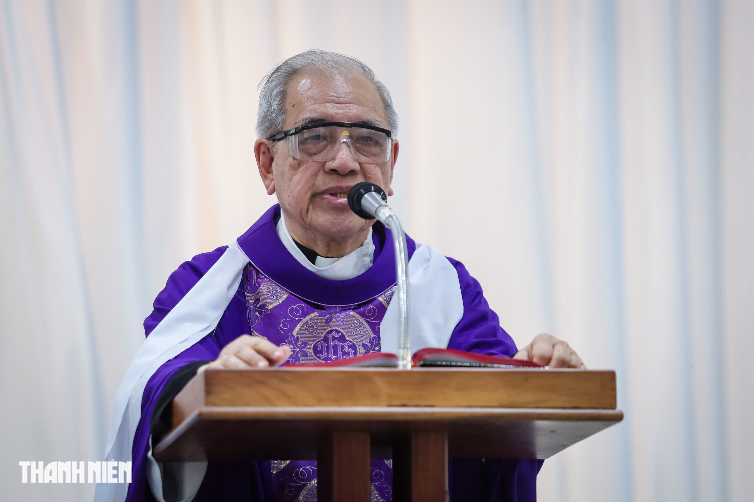 Tôn nghiêm nghi thức tẩn liệm Đức Hồng y Gioan Baotixita Phạm Minh Mẫn- Ảnh 10. Tôn nghiêm nghi thức tẩn liệm Đức Hồng y Gioan Baotixita Phạm Minh Mẫn- Ảnh 10.