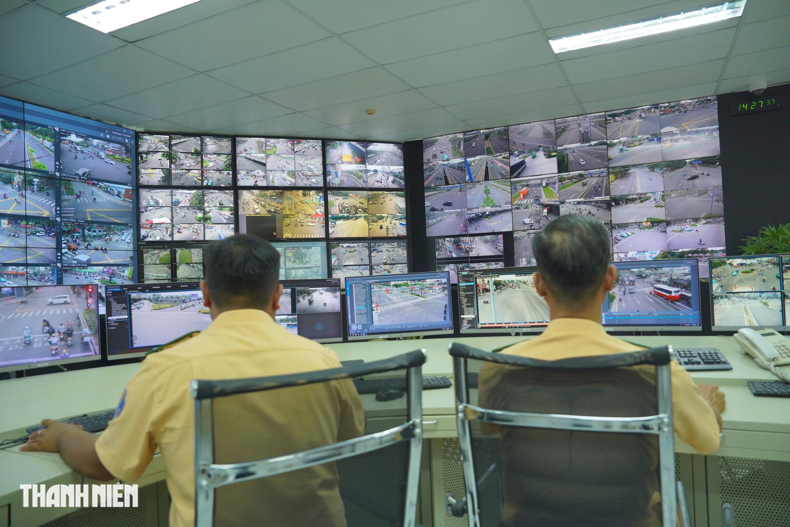 Vượt đ&egrave;n đỏ chở người cấp cứu bị phạt nguội: Cục CSGT chỉ c&aacute;ch xử l&yacute; - Ảnh 1.