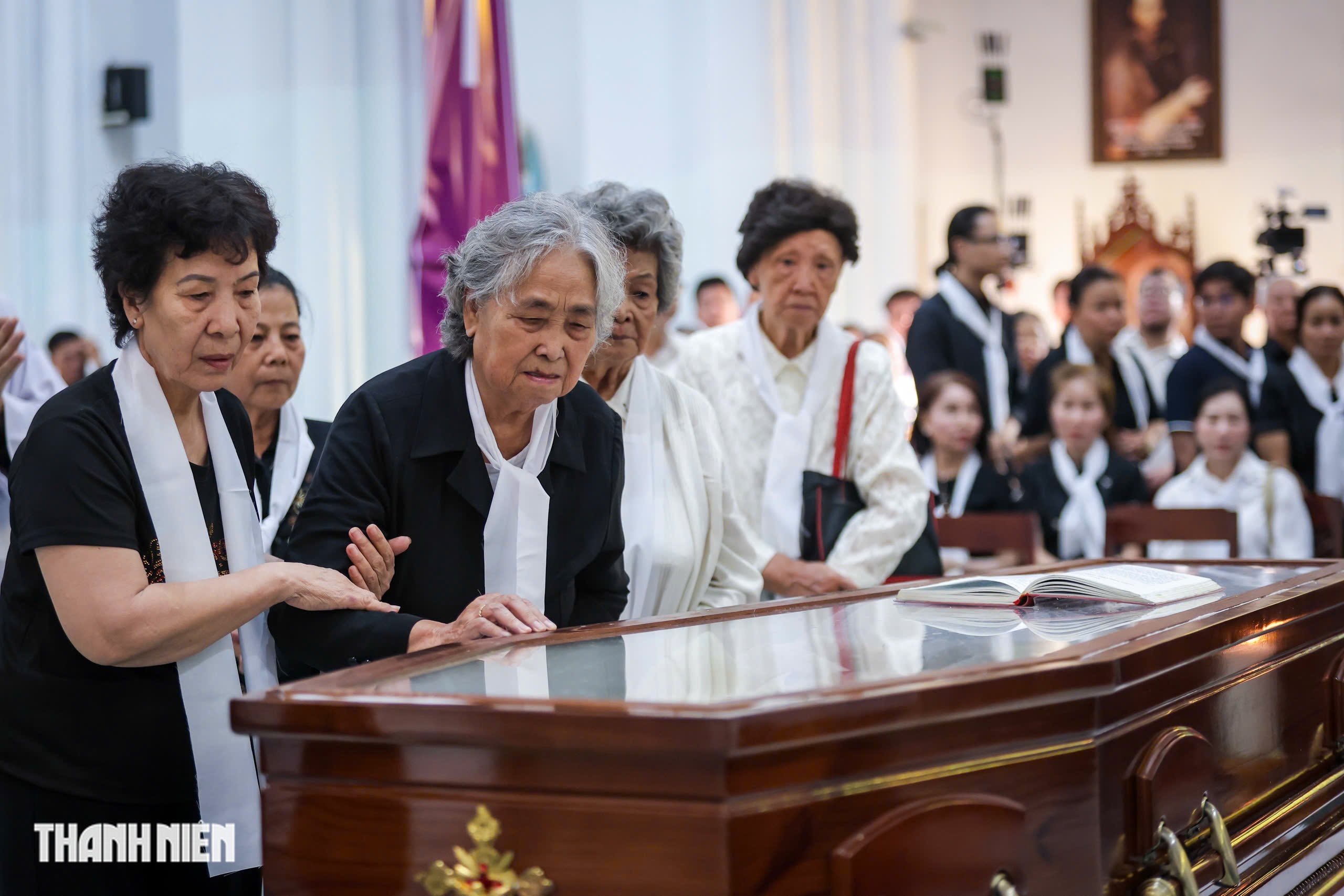 Tôn nghiêm nghi thức tẩn liệm Đức Hồng y Gioan Baotixita Phạm Minh Mẫn- Ảnh 14. Tôn nghiêm nghi thức tẩn liệm Đức Hồng y Gioan Baotixita Phạm Minh Mẫn- Ảnh 14.