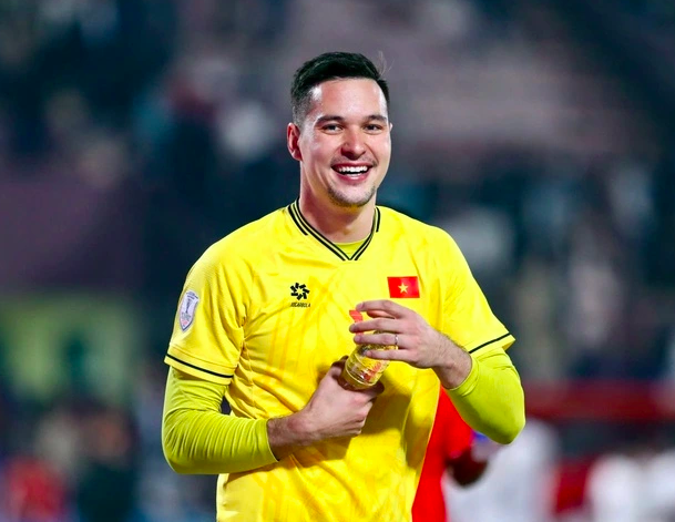 Sẽ cực hay nếu Nguyễn Filip bắt ch&iacute;nh trận t&aacute;i đấu Malaysia: Kh&ocirc;ng c&ograve;n &aacute;m ảnh nỗi đau!
- Ảnh 1.