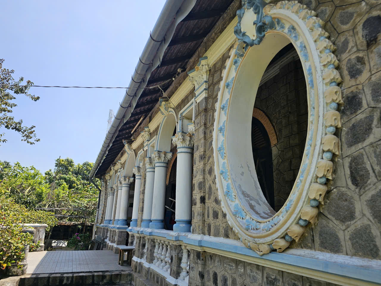 Long Điền xưa: Nhà đá 130 năm tuổi từng là trường học cách mạng - Ảnh 2.