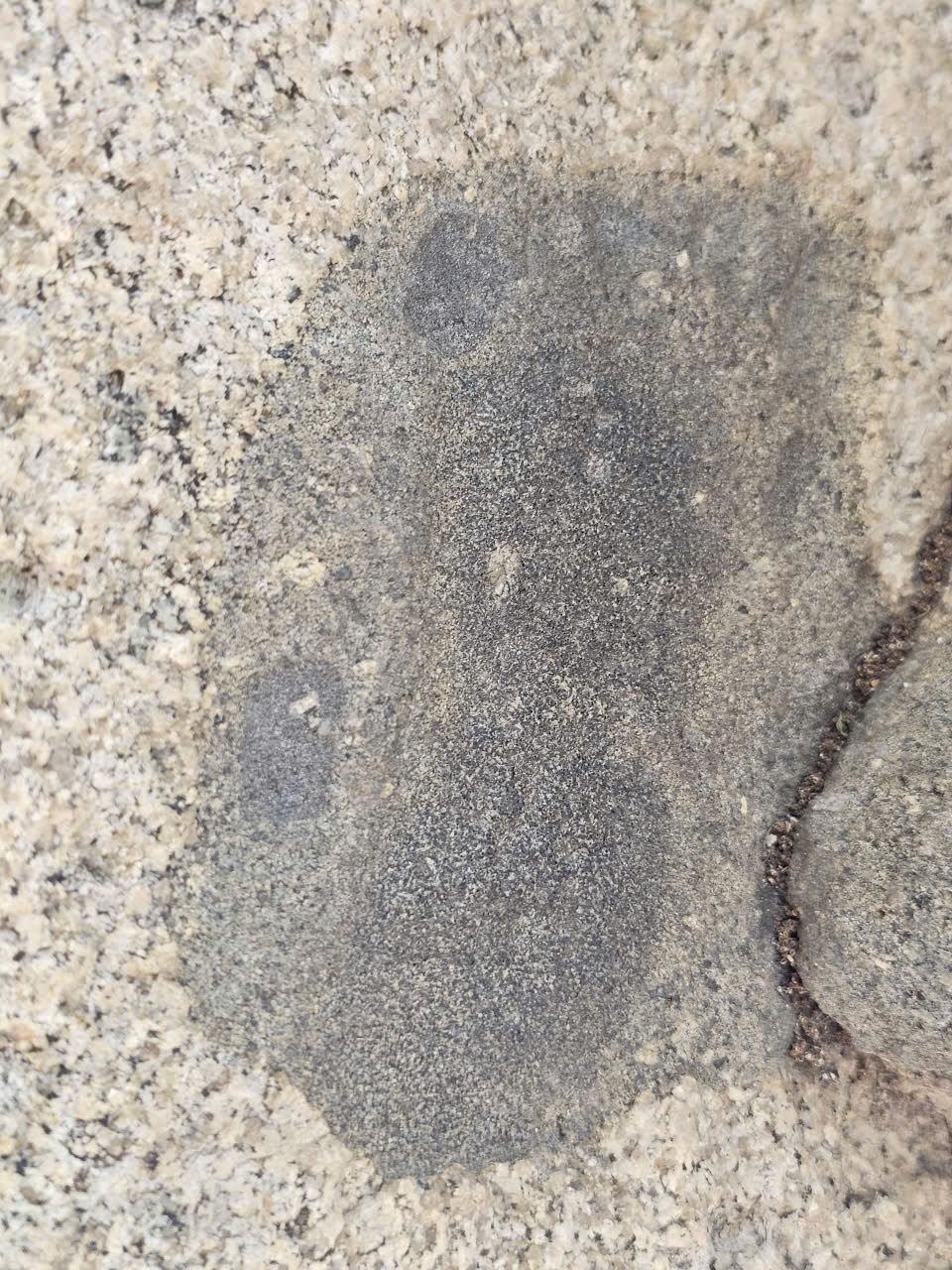 Long Điền xưa: Dấu ch&acirc;n in tr&ecirc;n n&uacute;i Ch&acirc;n Ti&ecirc;n c&oacute; từ bao giờ? - Ảnh 2.