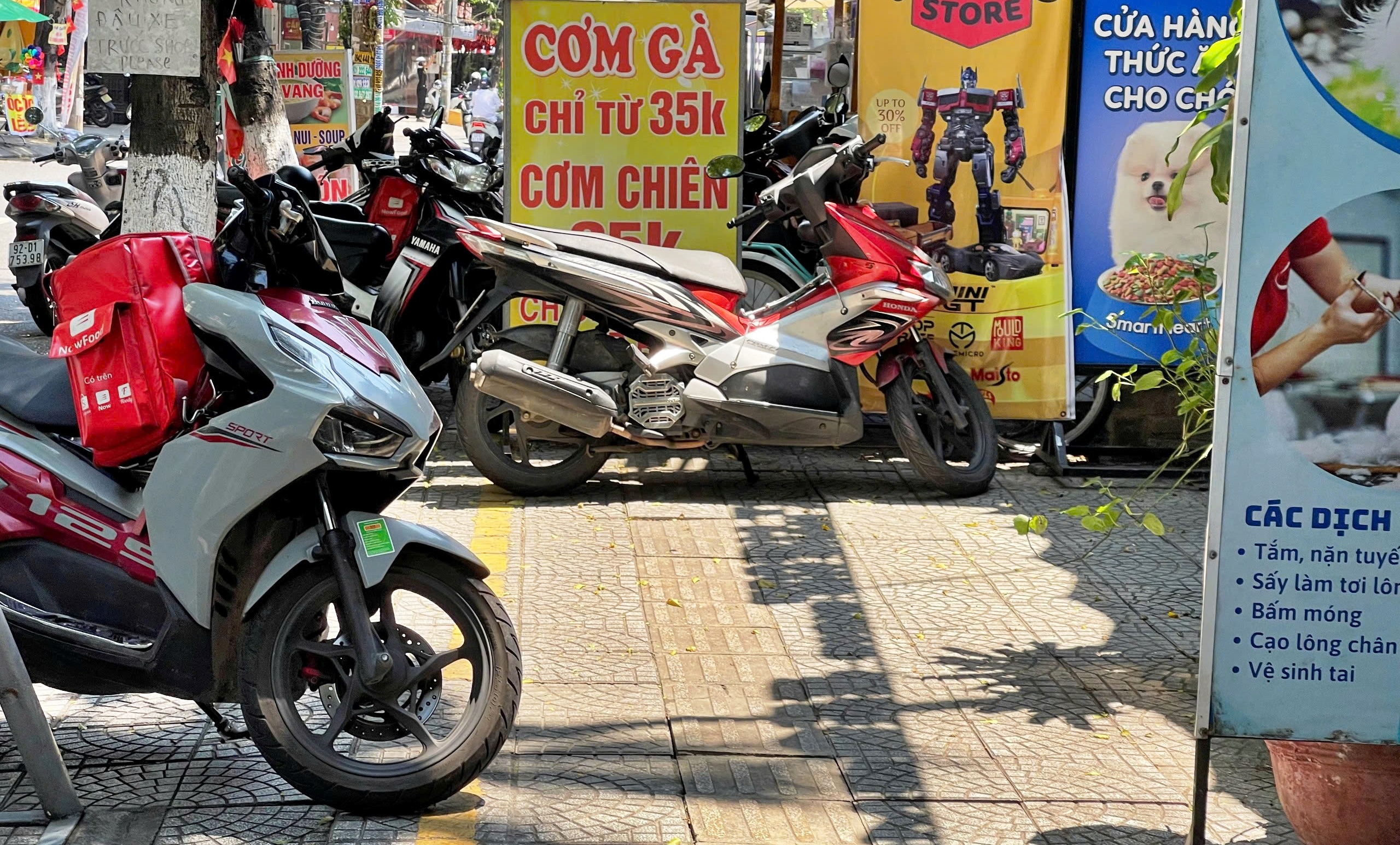 Đà Nẵng giành lại vỉa hè: Dẹp lấn chiếm nhưng hài hòa sinh kế cho người dân- Ảnh 3.