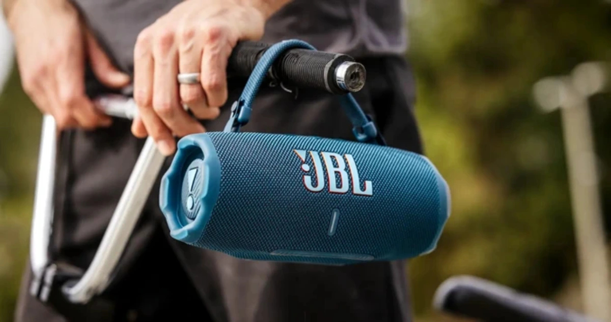 Một nút nhỏ trên loa JBL có thể thay đổi cả trải nghiệm nghe nhạc - Ảnh 1.