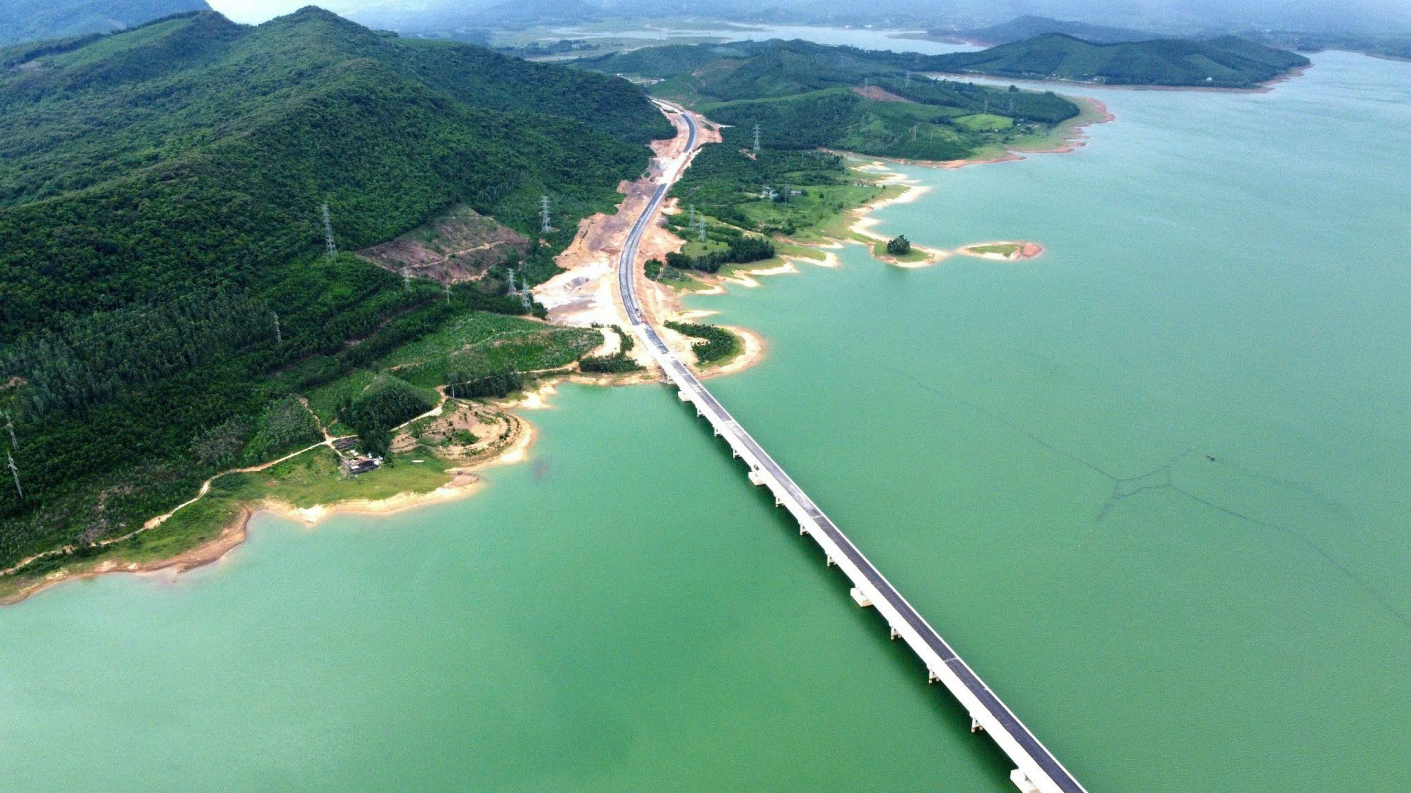 Thanh Hóa hướng tới trở thành trung tâm năng lượng quốc gia- Ảnh 3.