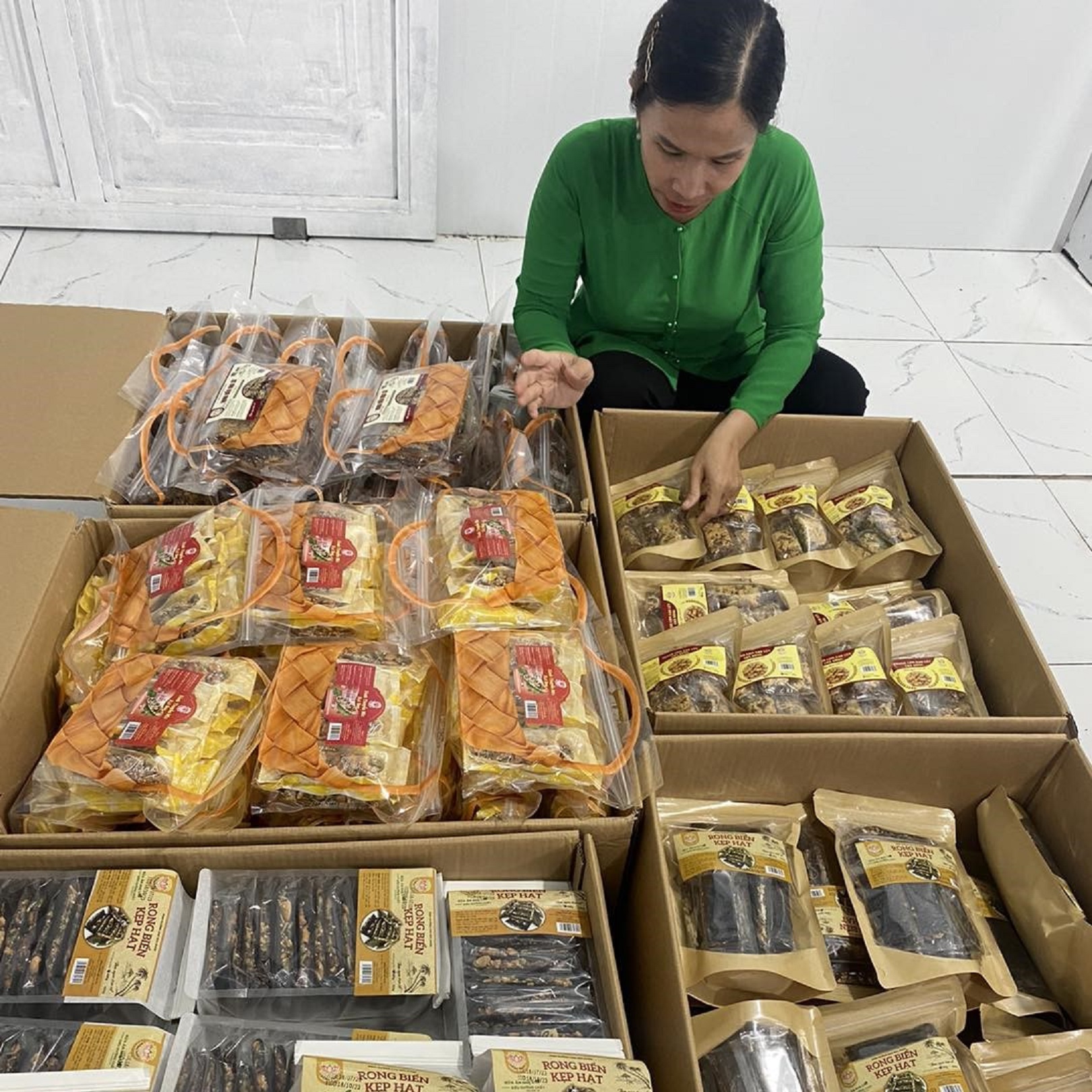 Hành trình nâng tầm hạt gạo, hạt sen của người phụ nữ đầy sáng tạo- Ảnh 3. Hành trình nâng tầm hạt gạo, hạt sen của người phụ nữ đầy sáng tạo- Ảnh 3.