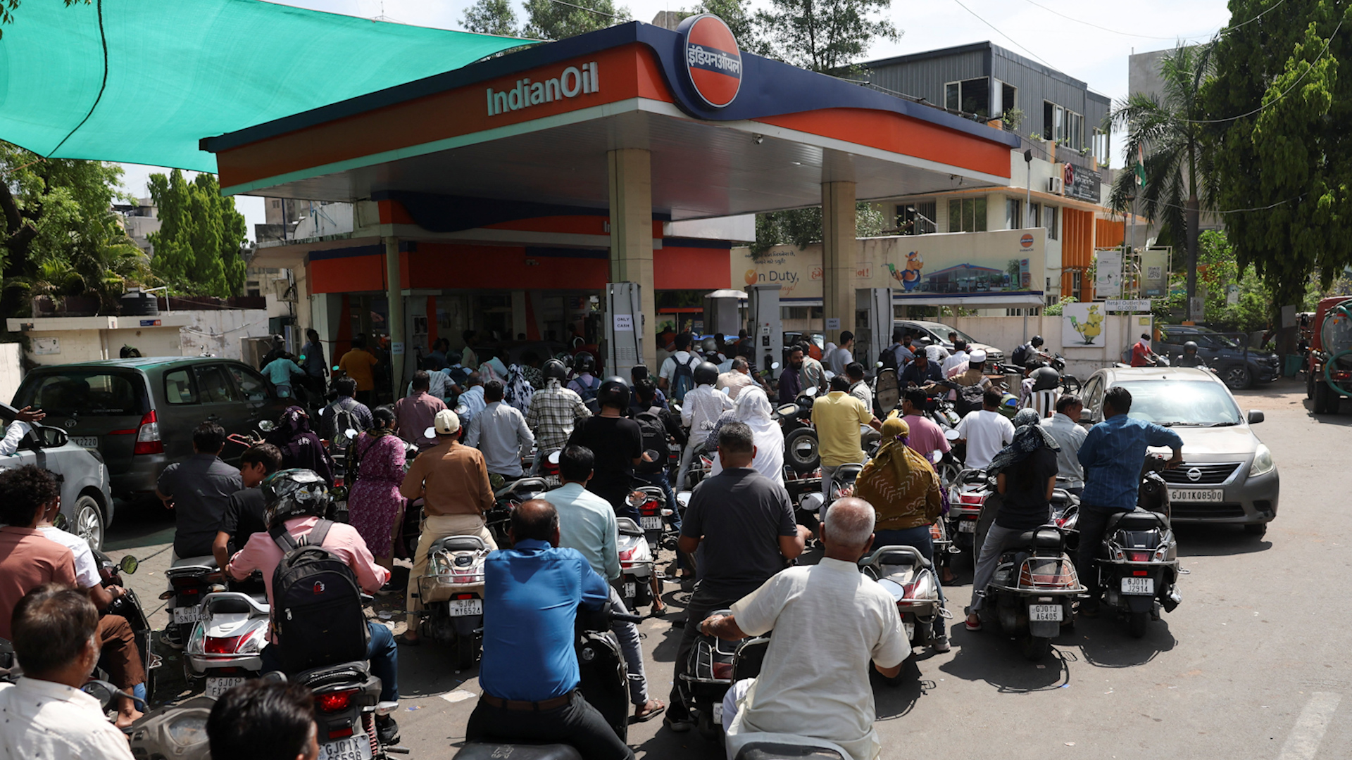 Cơ sở hạ tầng v&ugrave;ng Vịnh quan trọng ra sao trong cuộc chiến Iran? - Ảnh 1.